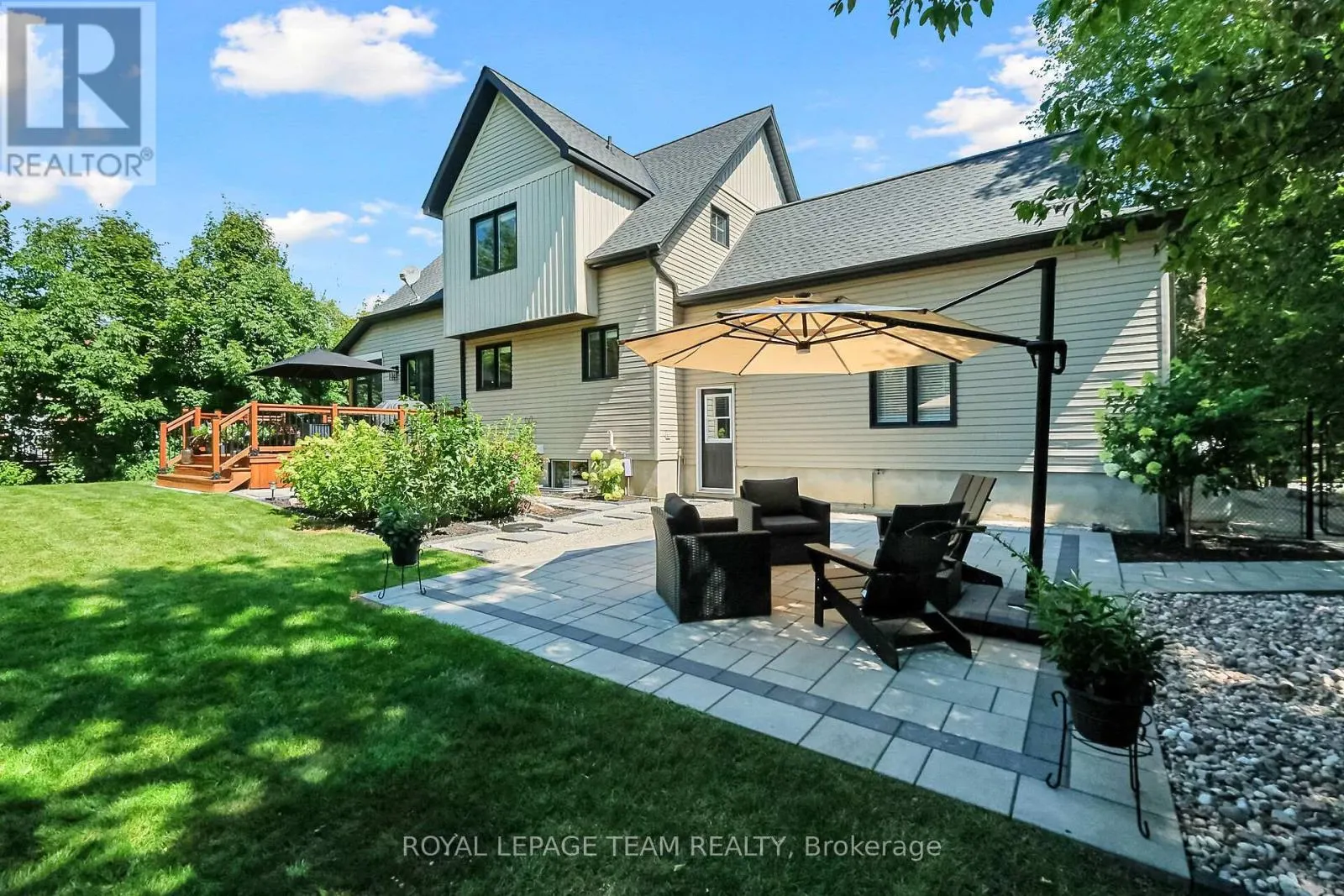2893 BARLOW CRESCENT