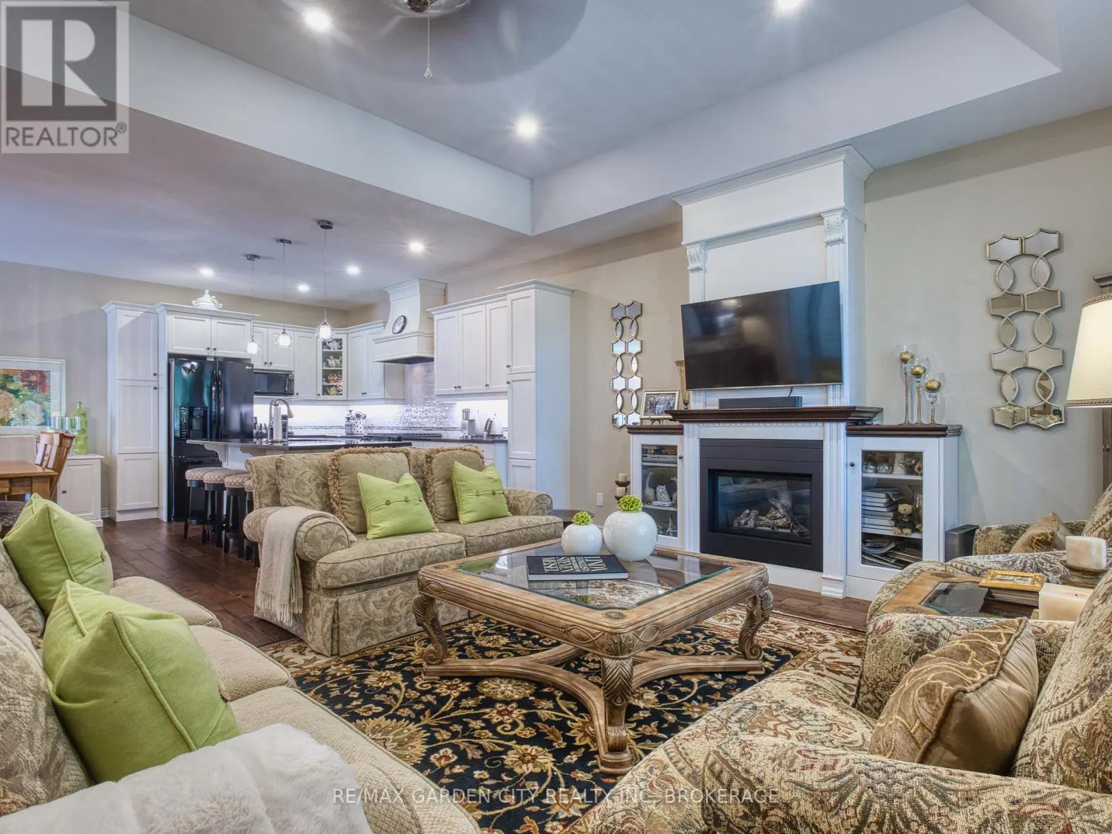 15 - 215 VANSICKLE ROAD, #15