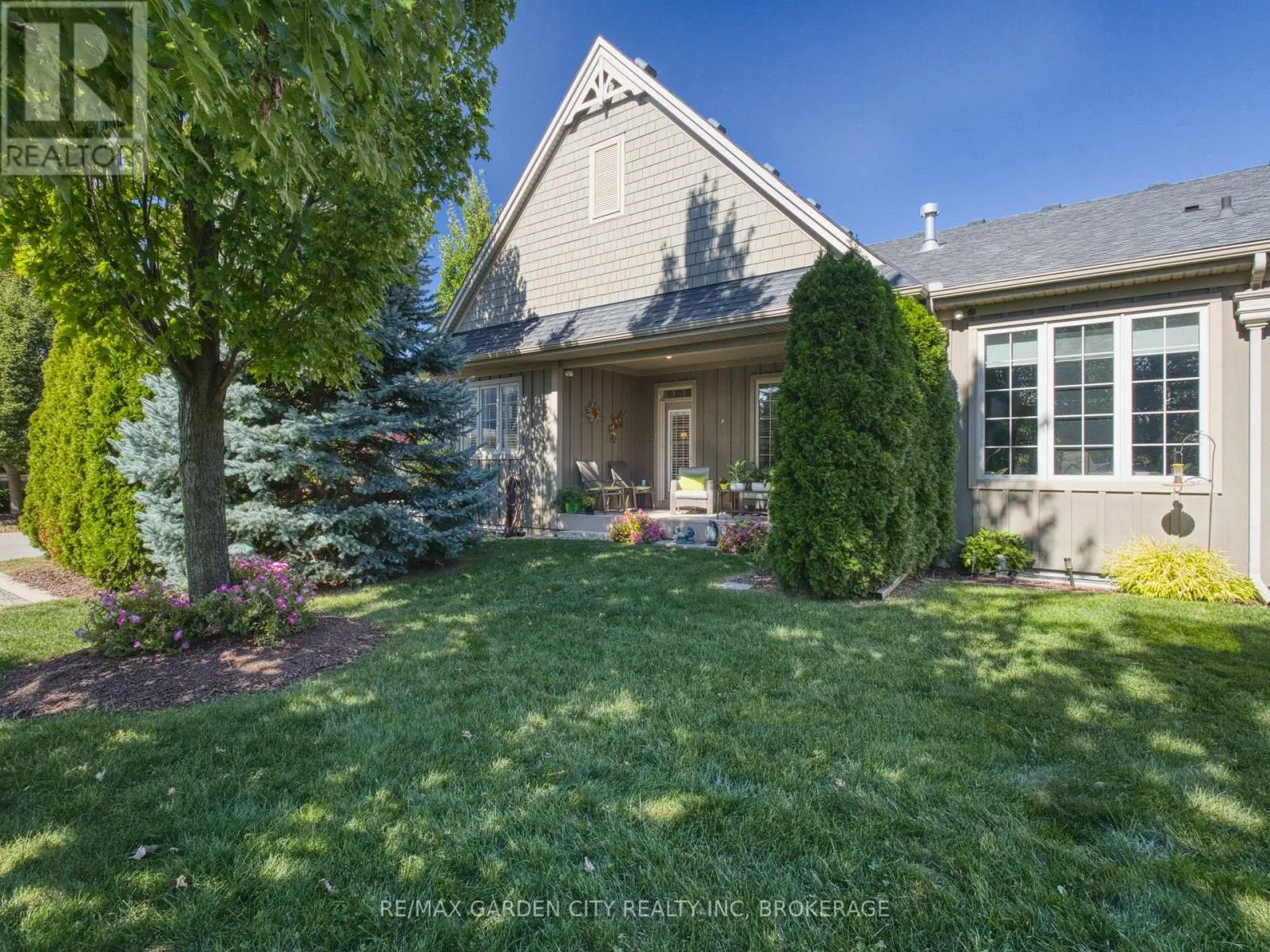 15 - 215 VANSICKLE ROAD, #15