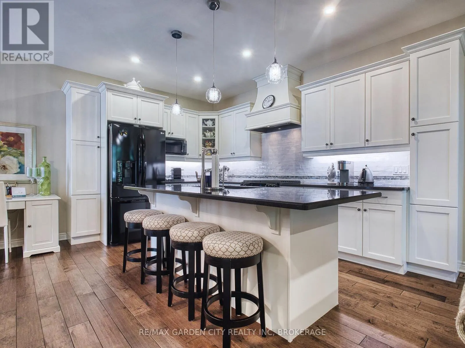 15 - 215 VANSICKLE ROAD, #15