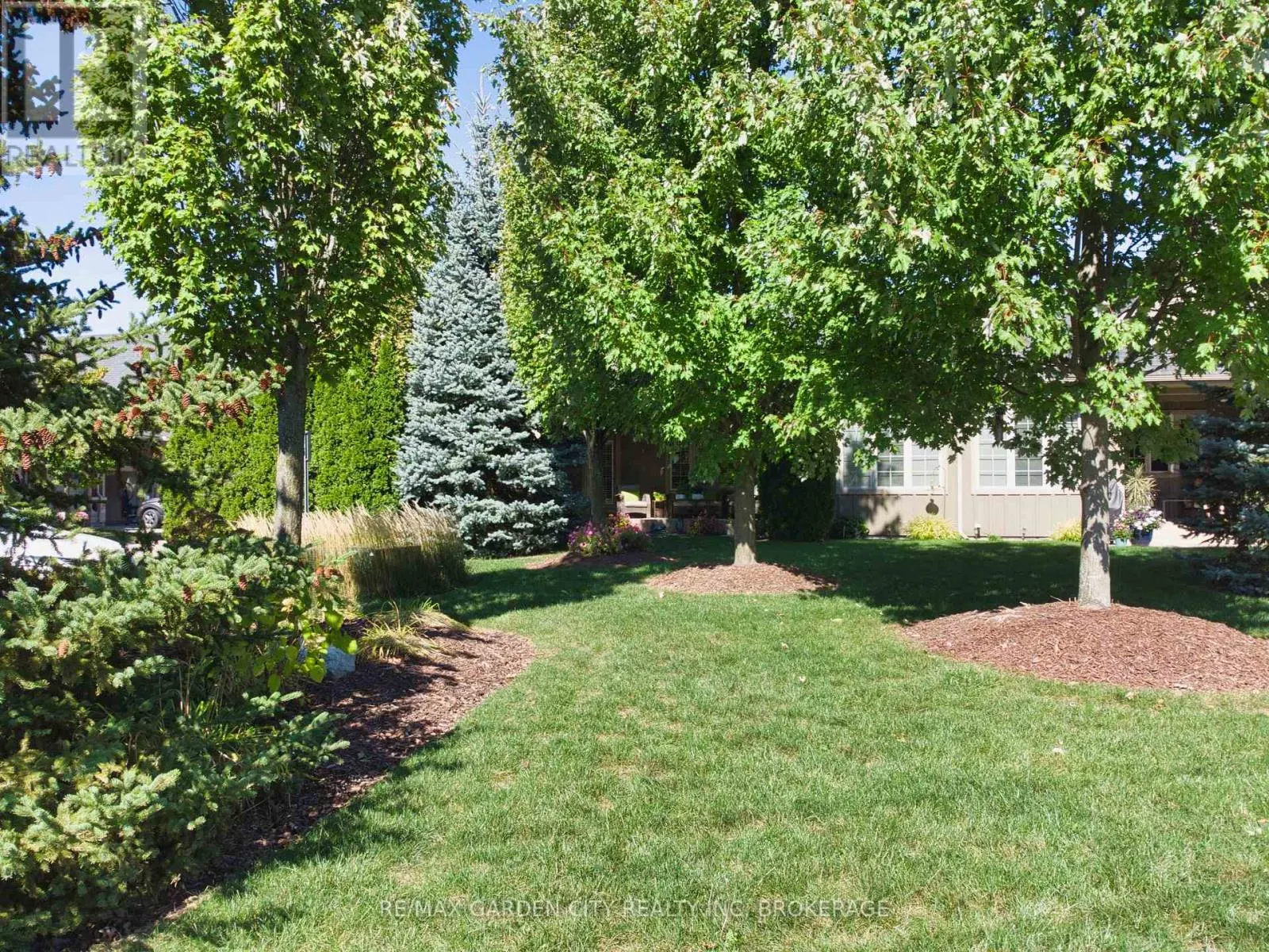15 - 215 VANSICKLE ROAD, #15
