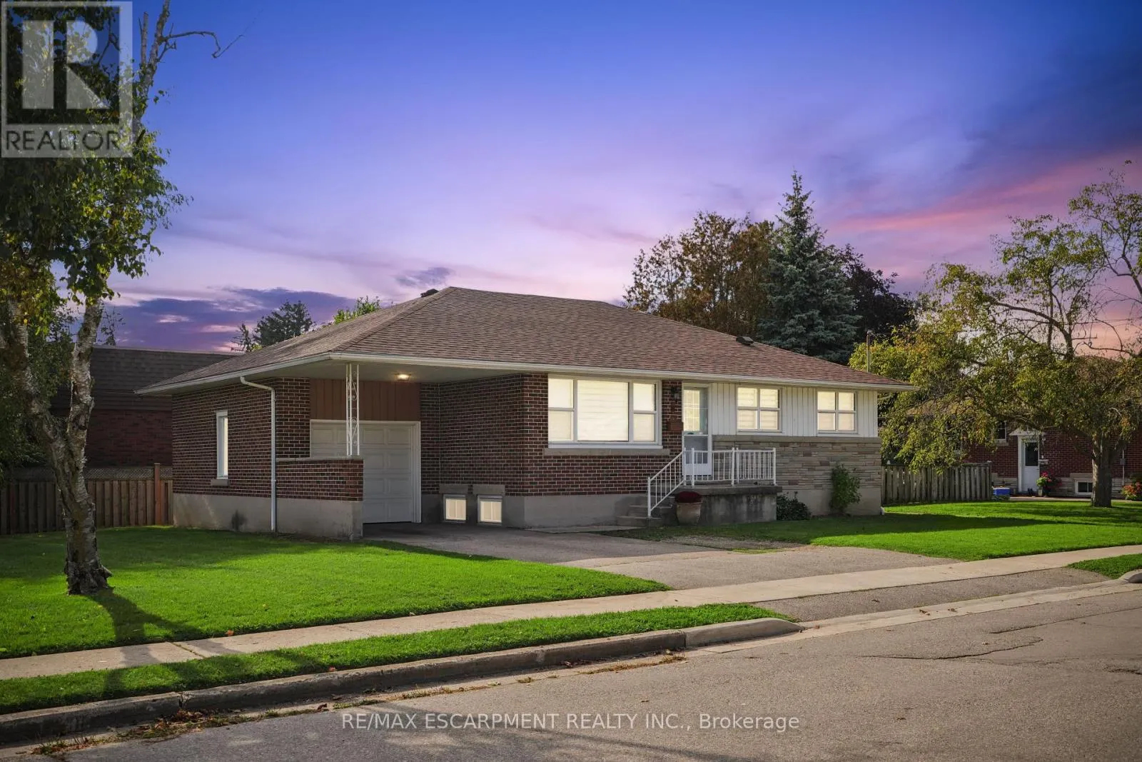 6 CLIVE AVENUE