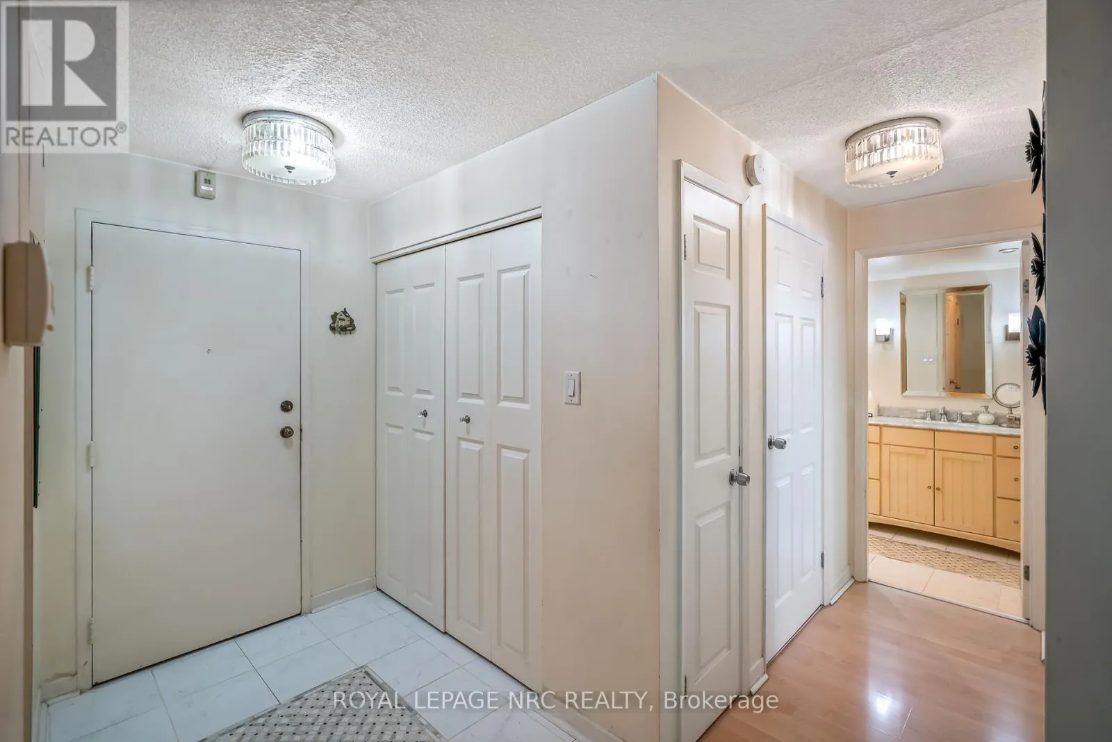 201 - 276 OAKDALE AVENUE, #201