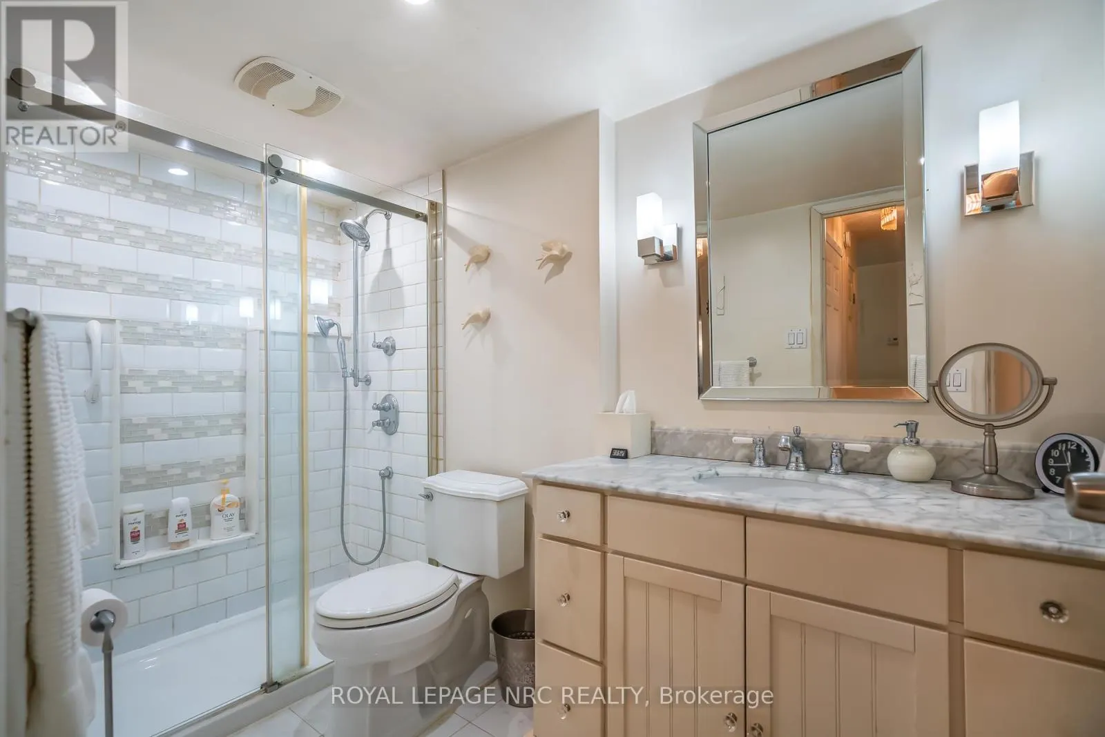 201 - 276 OAKDALE AVENUE, #201