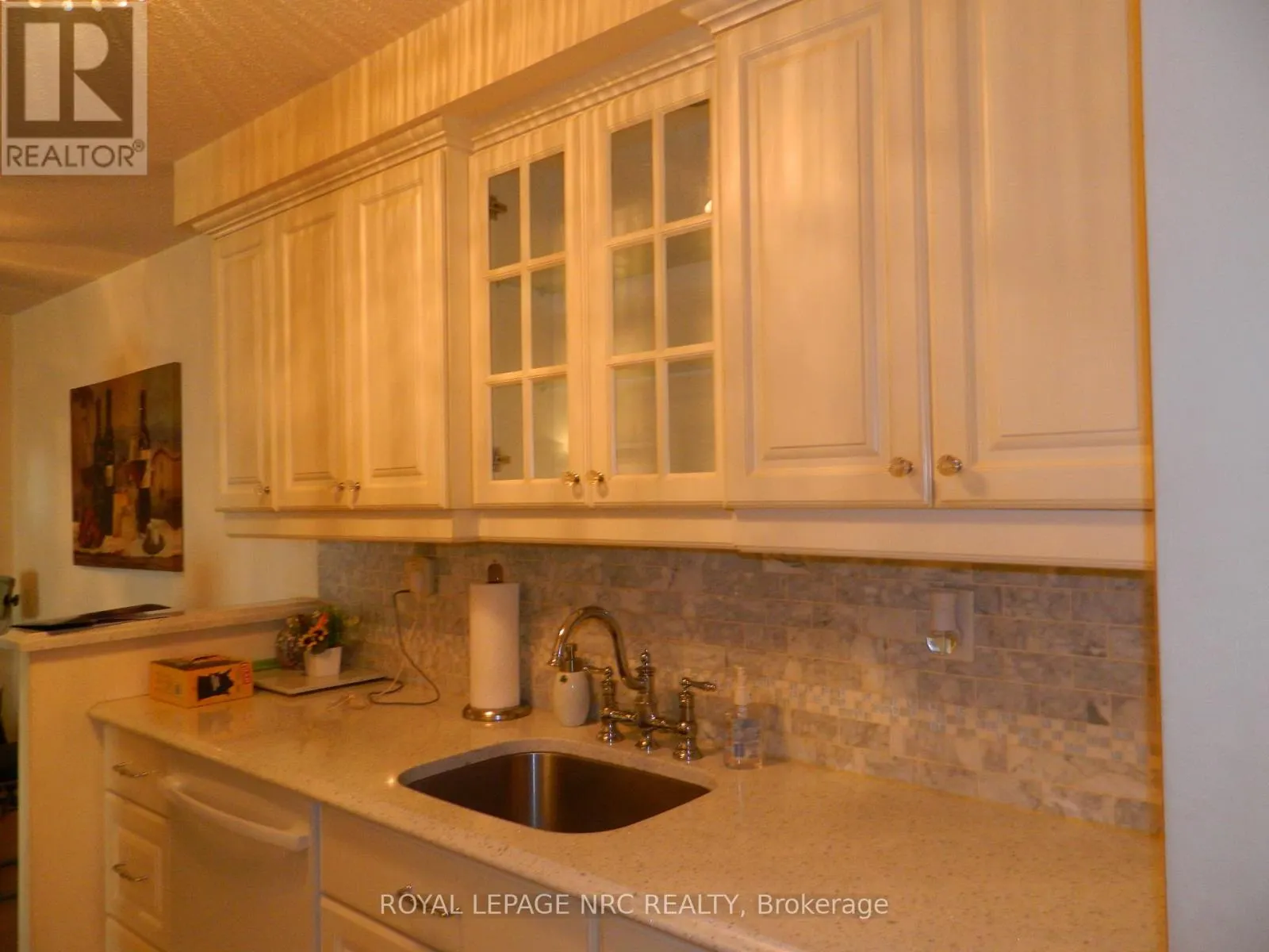 201 - 276 OAKDALE AVENUE, #201
