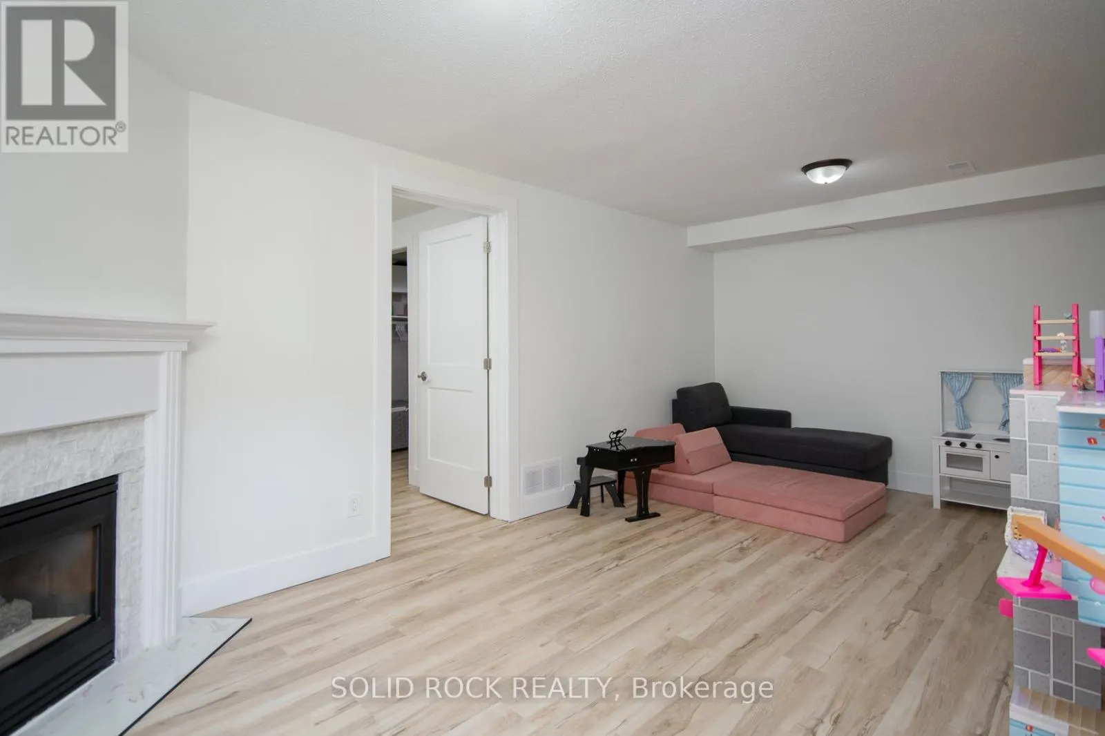119 KINCARDINE DRIVE