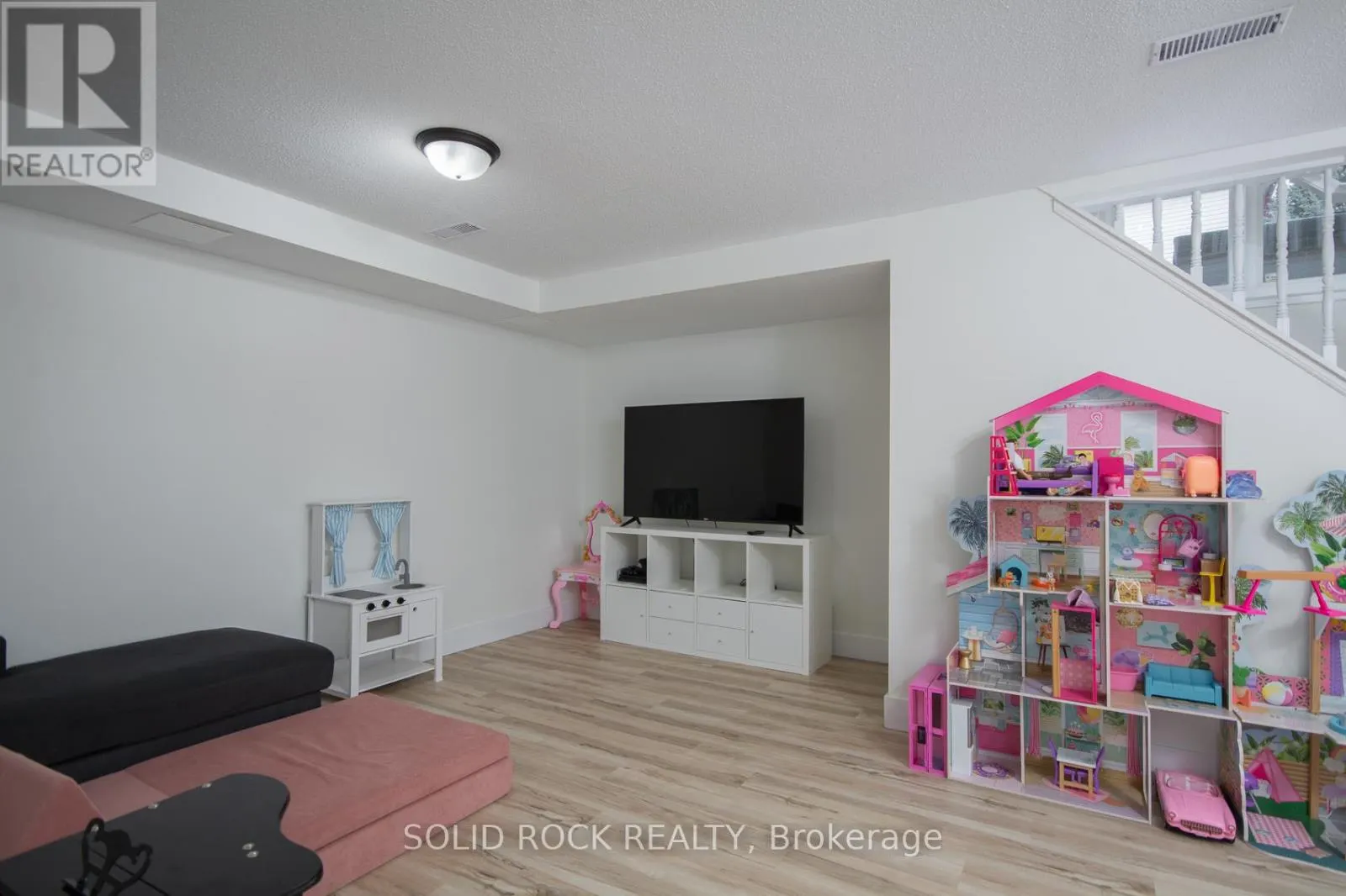 119 KINCARDINE DRIVE