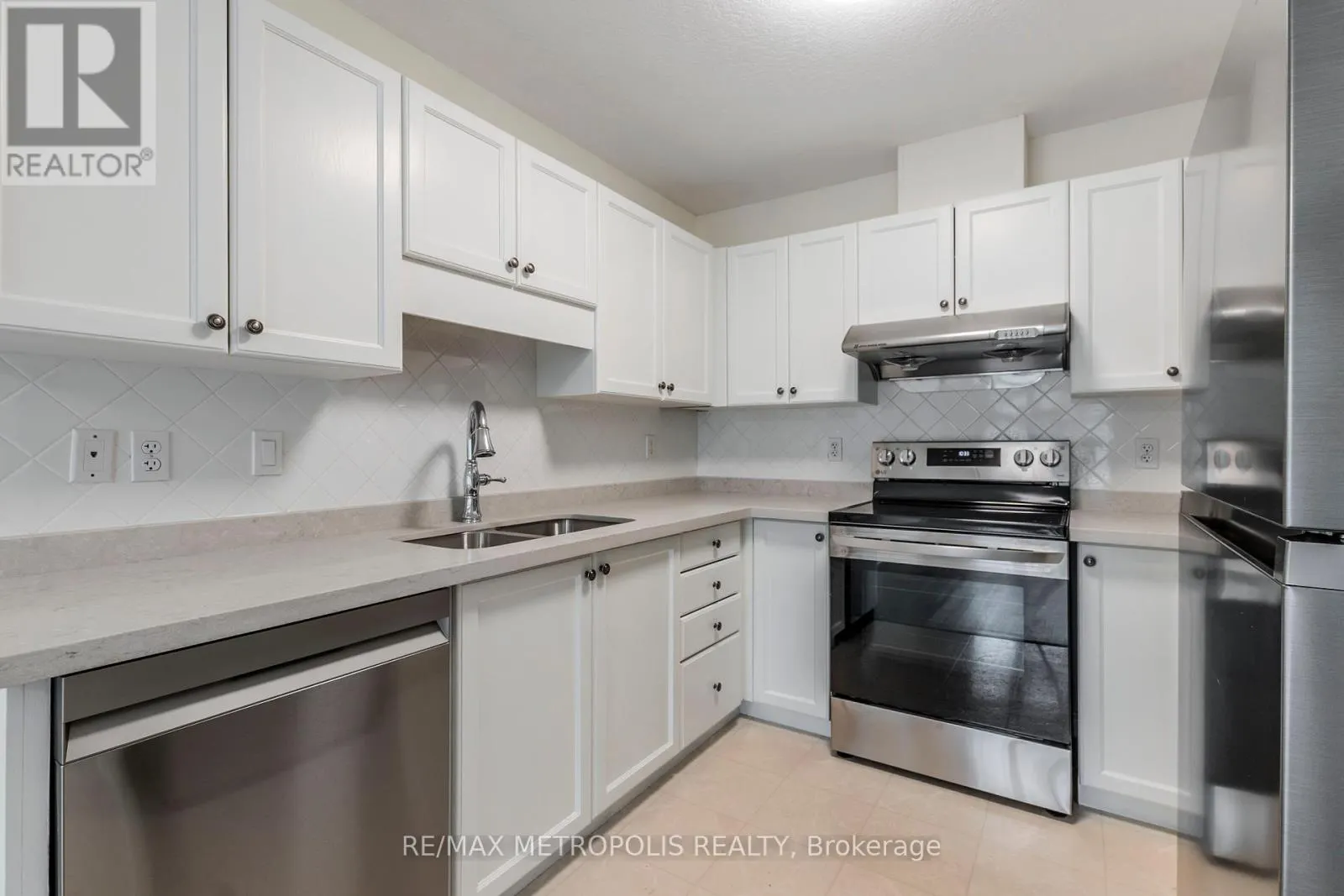 C16 - 619 WILD GINGER AVENUE