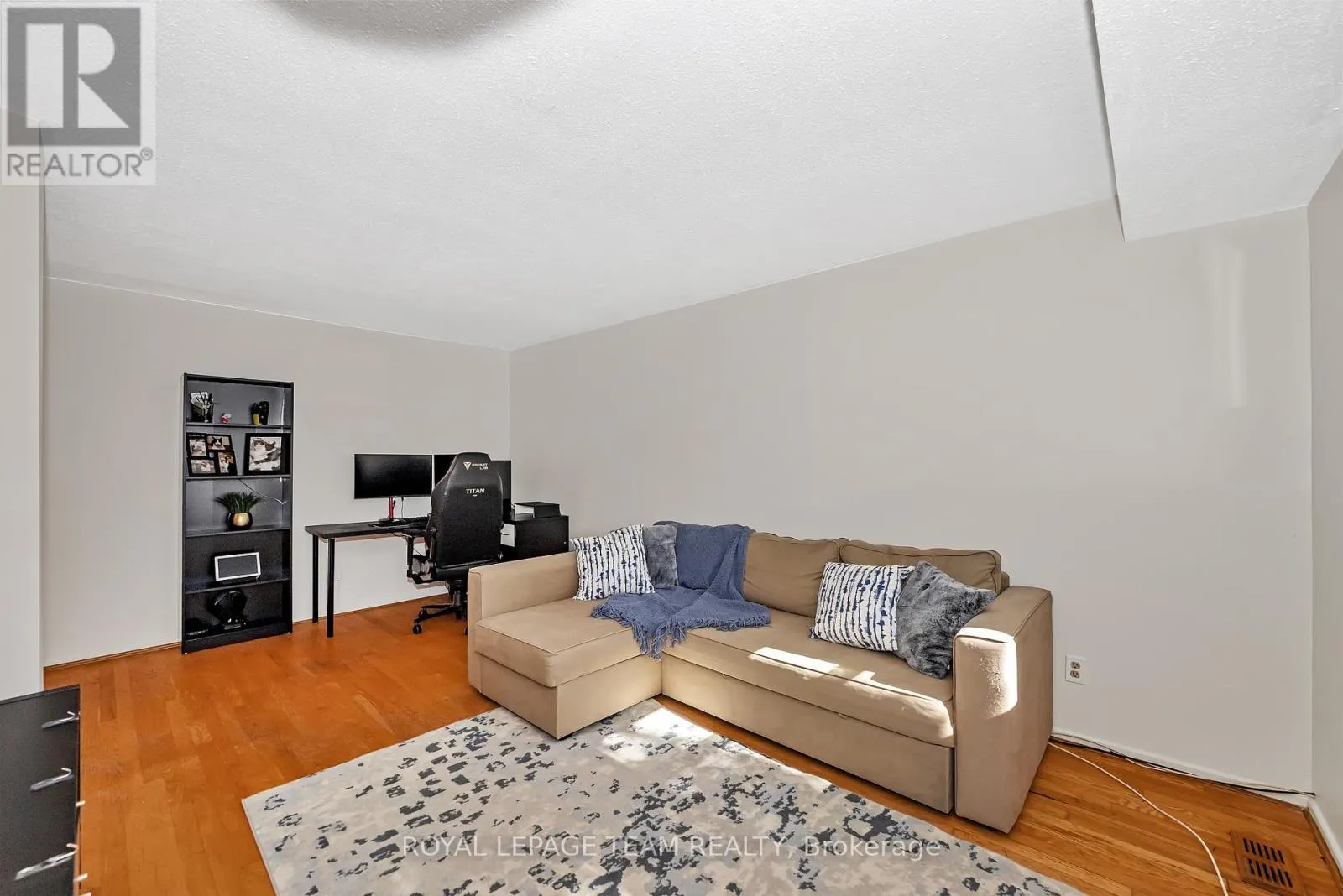 10 - 31 MALVERN DRIVE