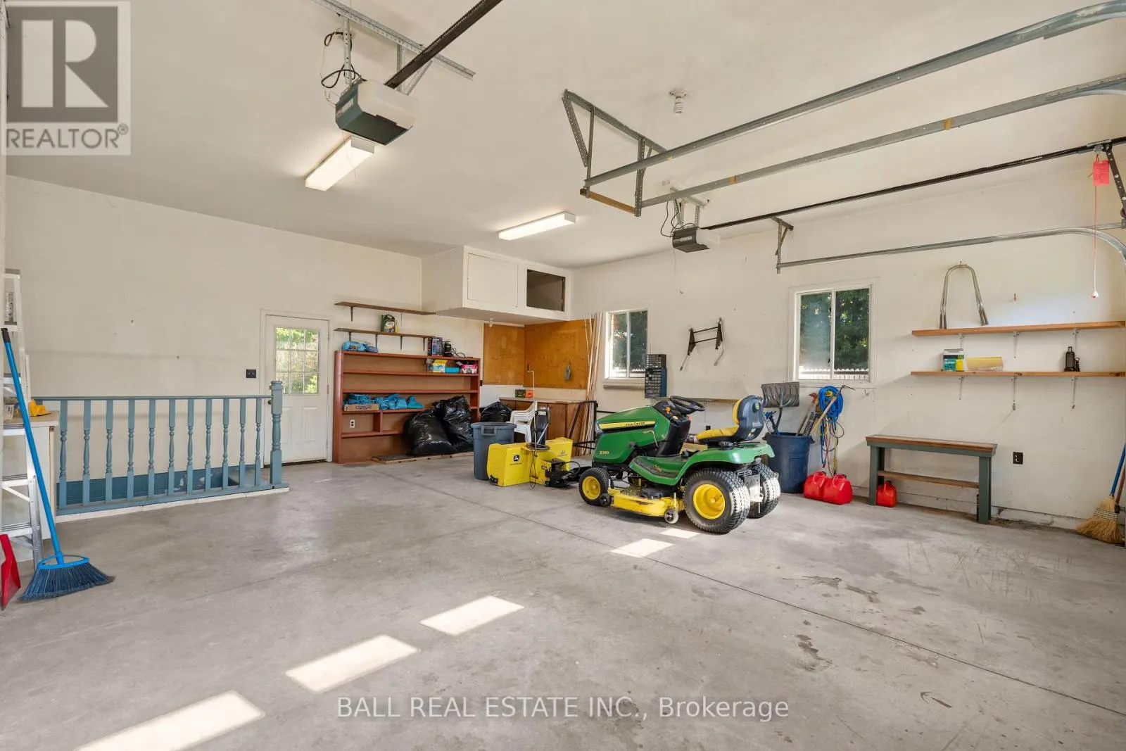 732 FORD CRESCENT