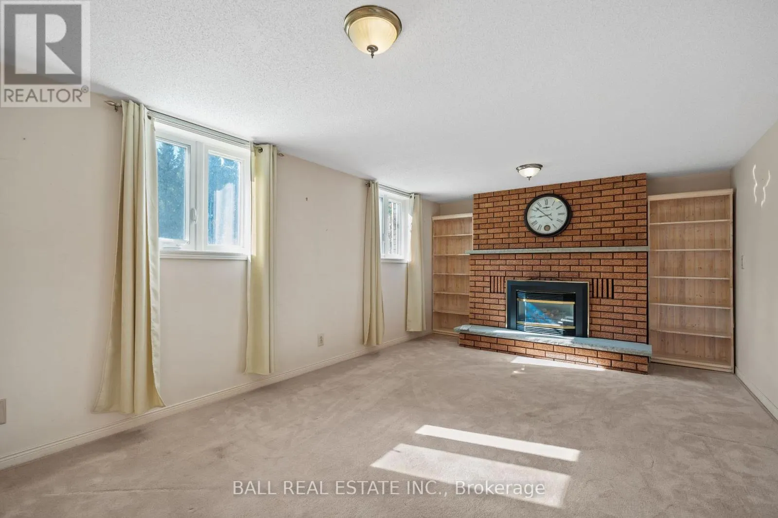 732 FORD CRESCENT