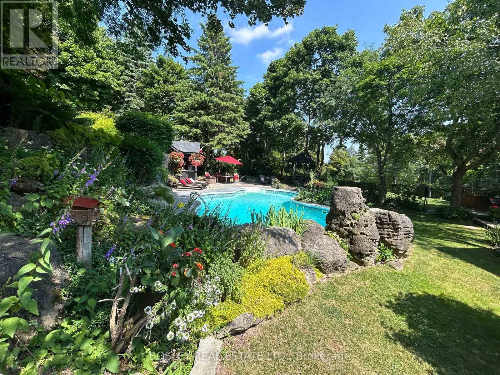 16 BAYBERRY ROAD
