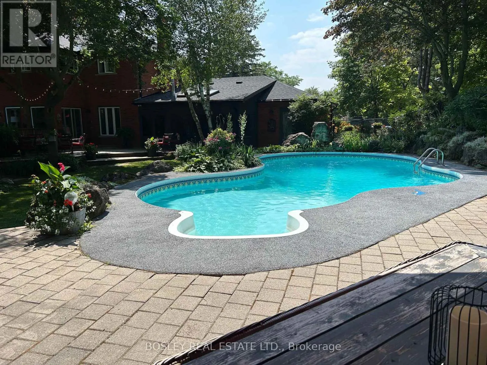 16 BAYBERRY ROAD