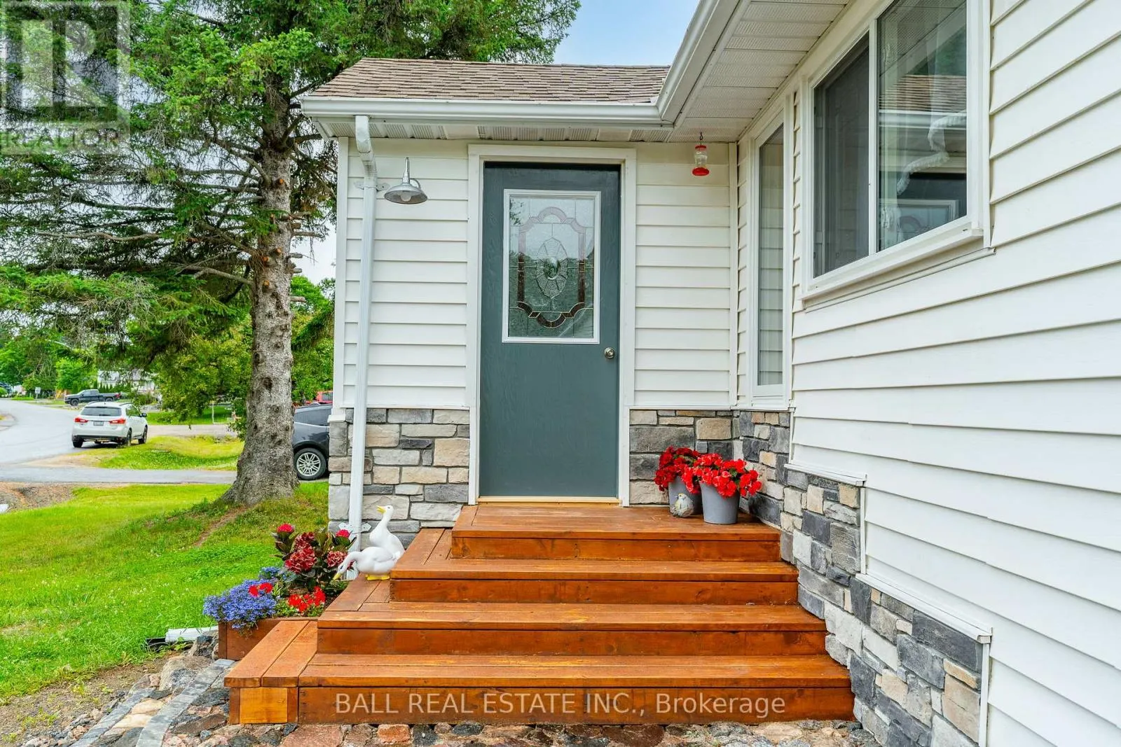 3 LARCH STREET