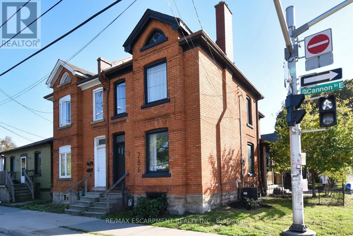 150 VICTORIA AVENUE N