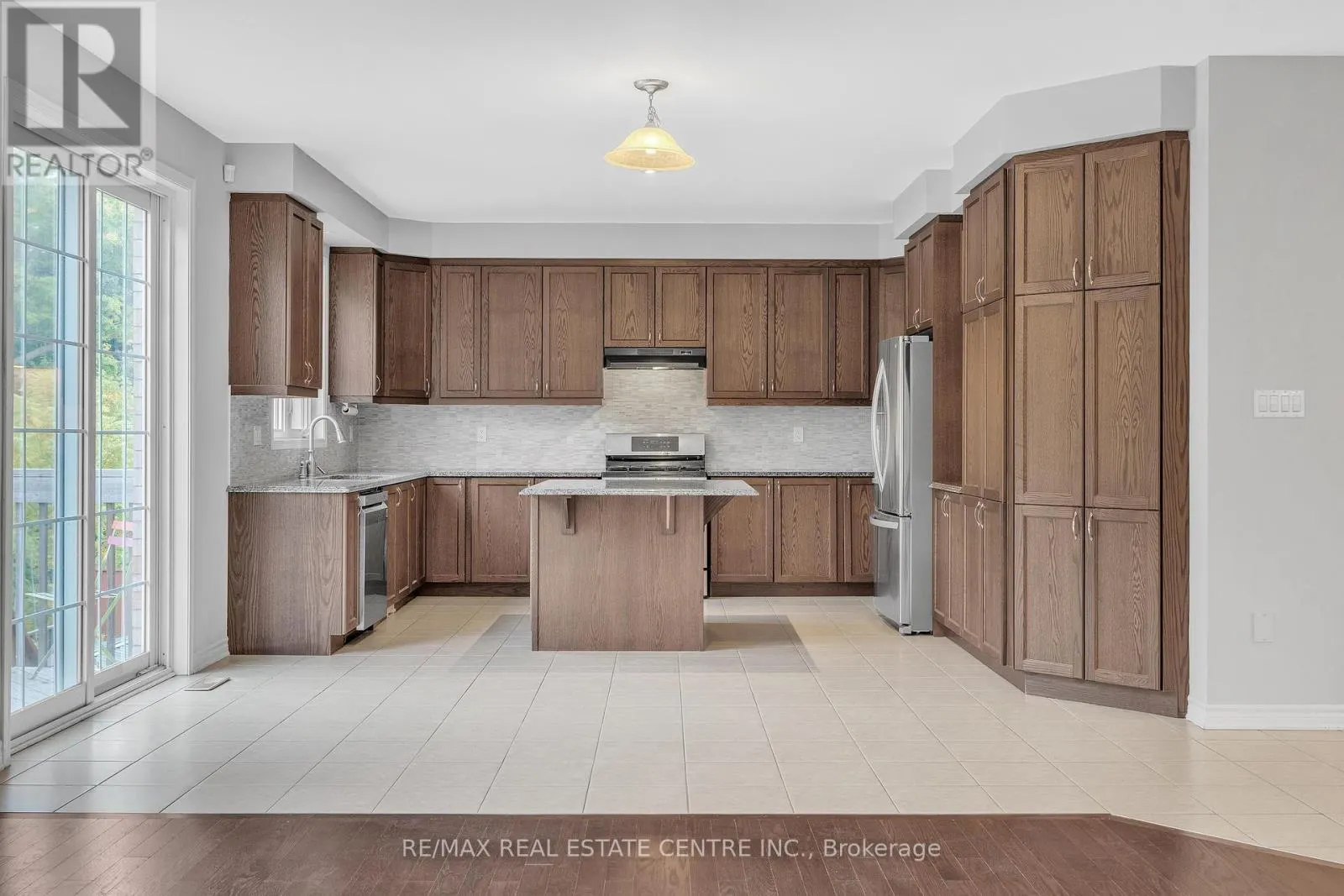 260 SHADY GLEN CRESCENT