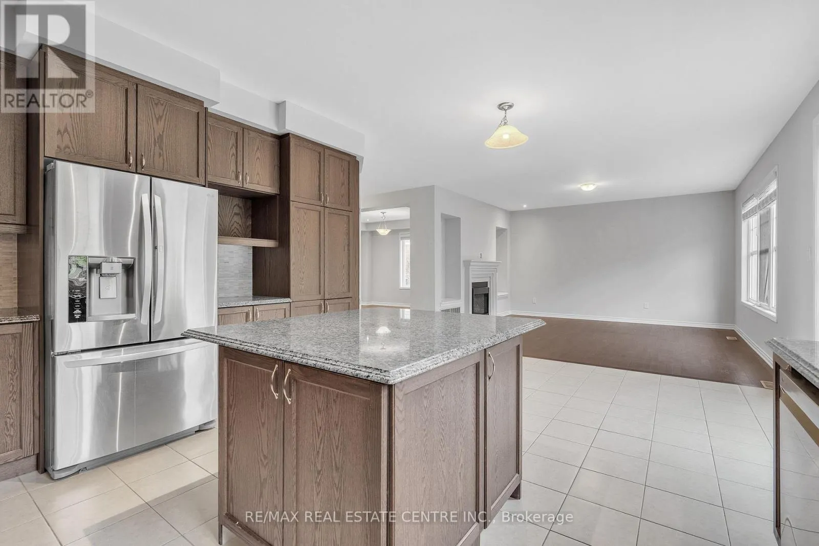 260 SHADY GLEN CRESCENT