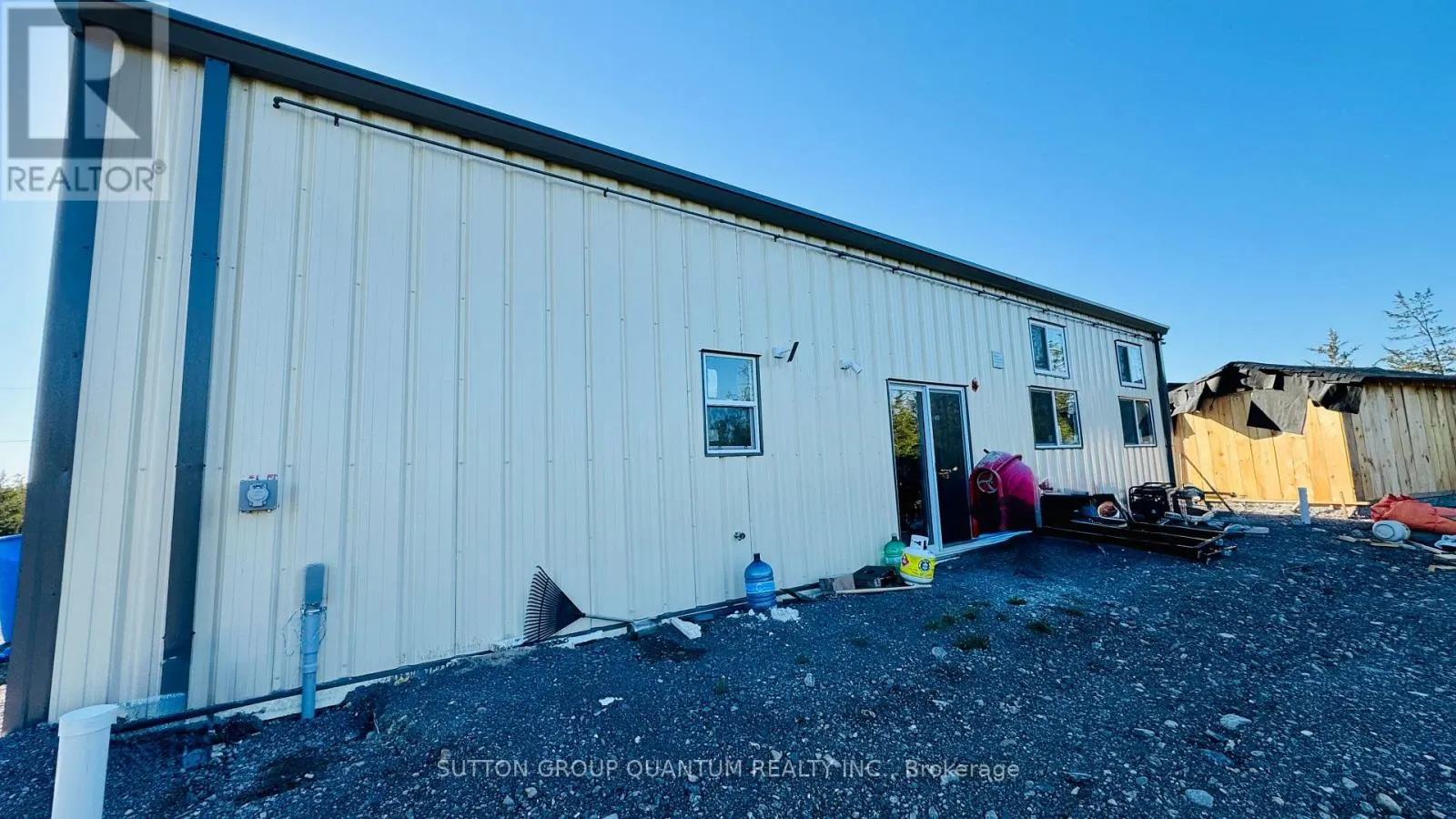 15 WALLICK DRIVE