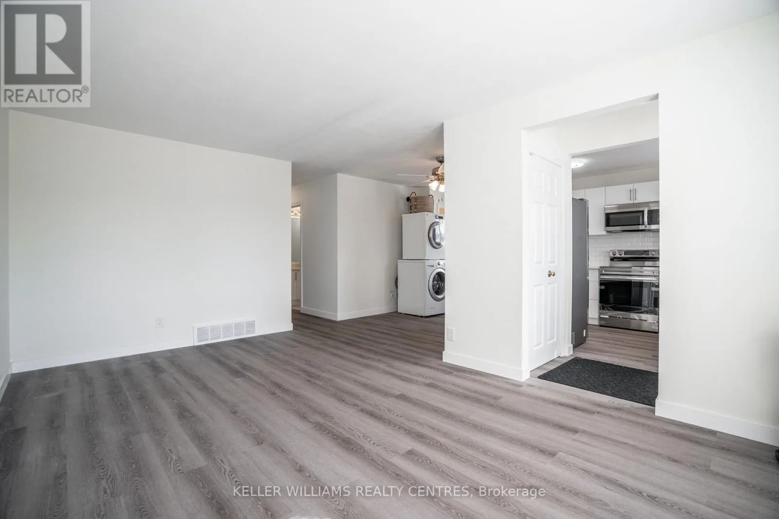 6131 VALLEY WAY