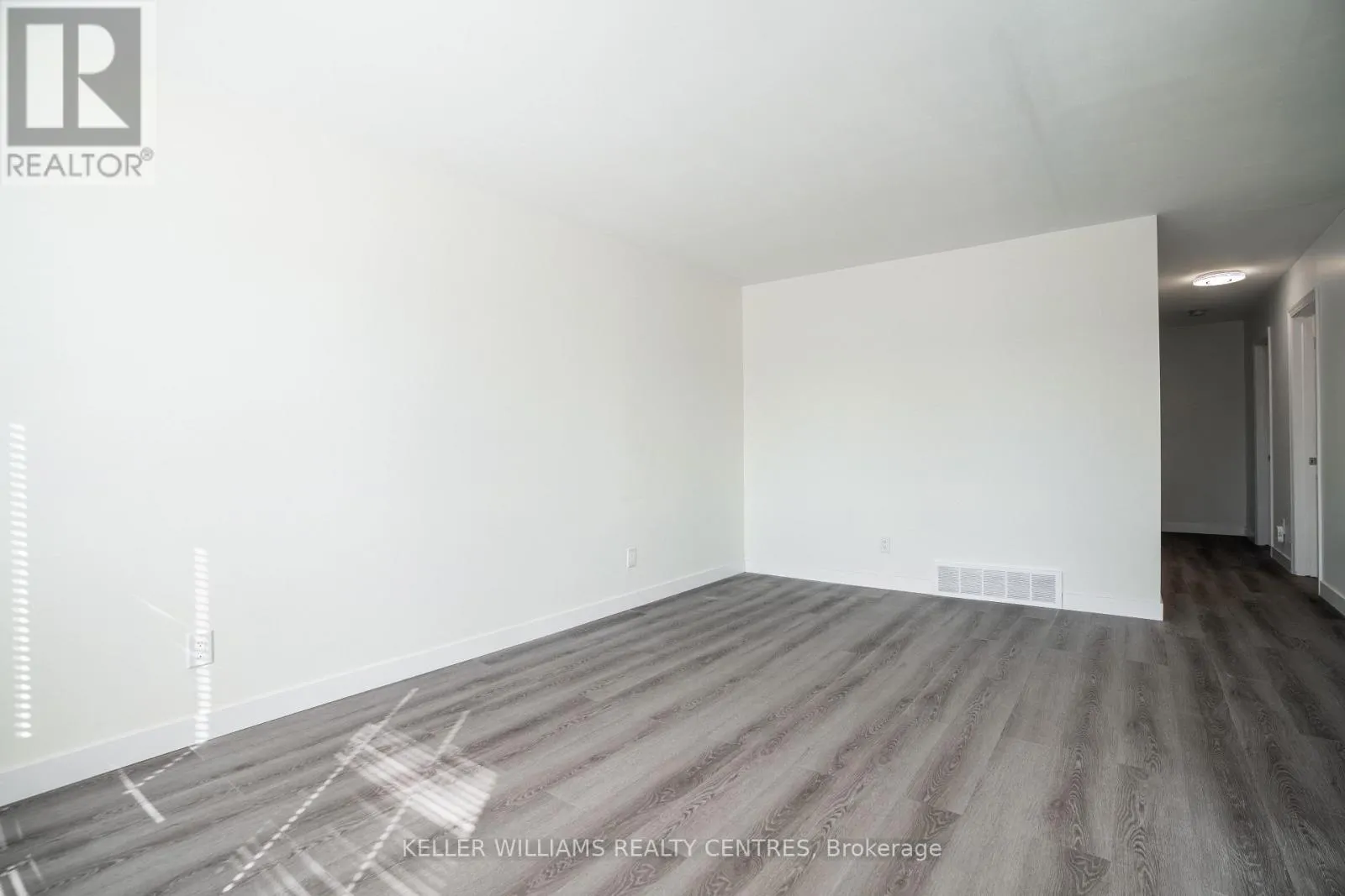 6131 VALLEY WAY