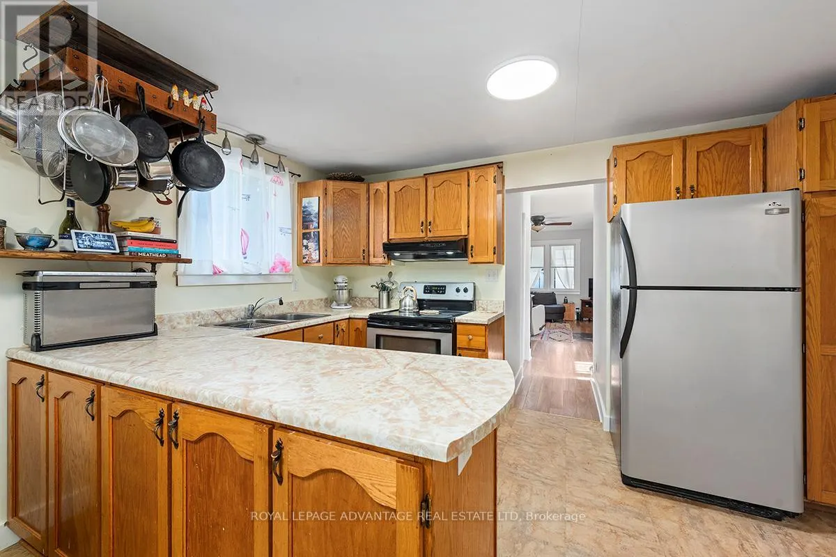 74 BECKWITH STREET E