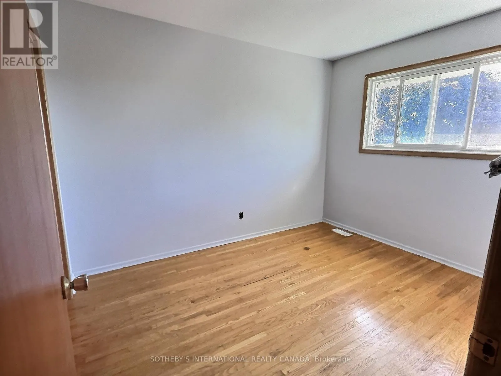 27 HILLTOP DRIVE