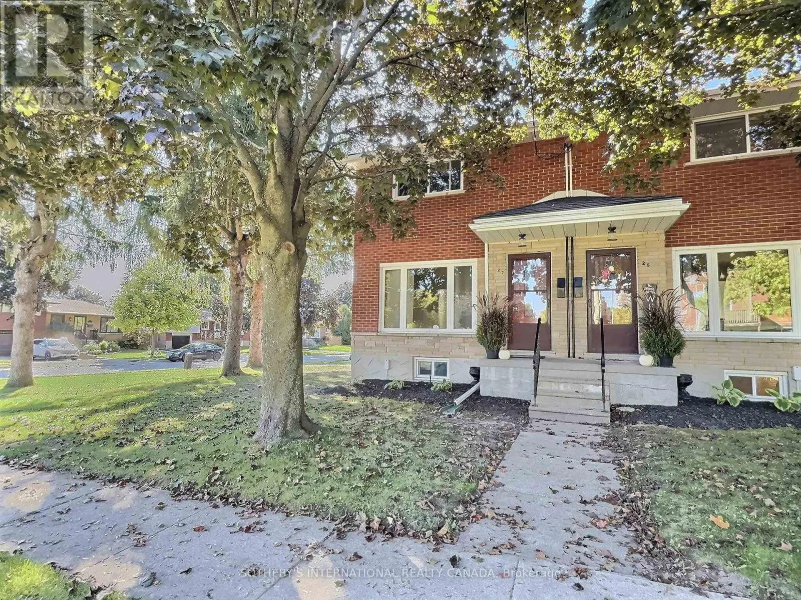 27 HILLTOP DRIVE