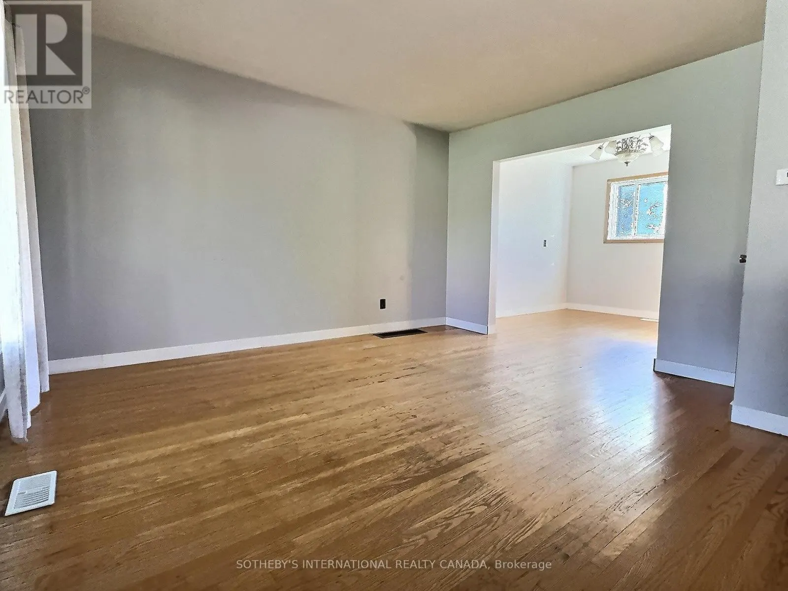 27 HILLTOP DRIVE