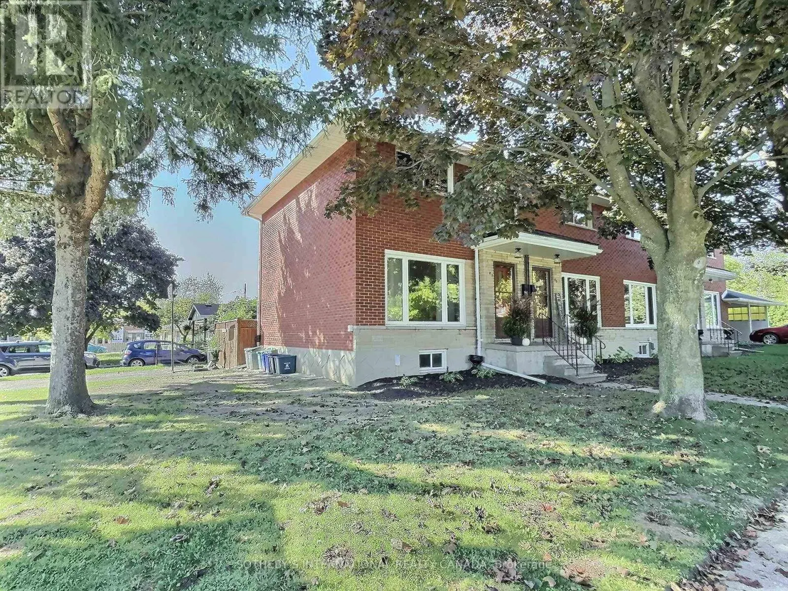 27 HILLTOP DRIVE