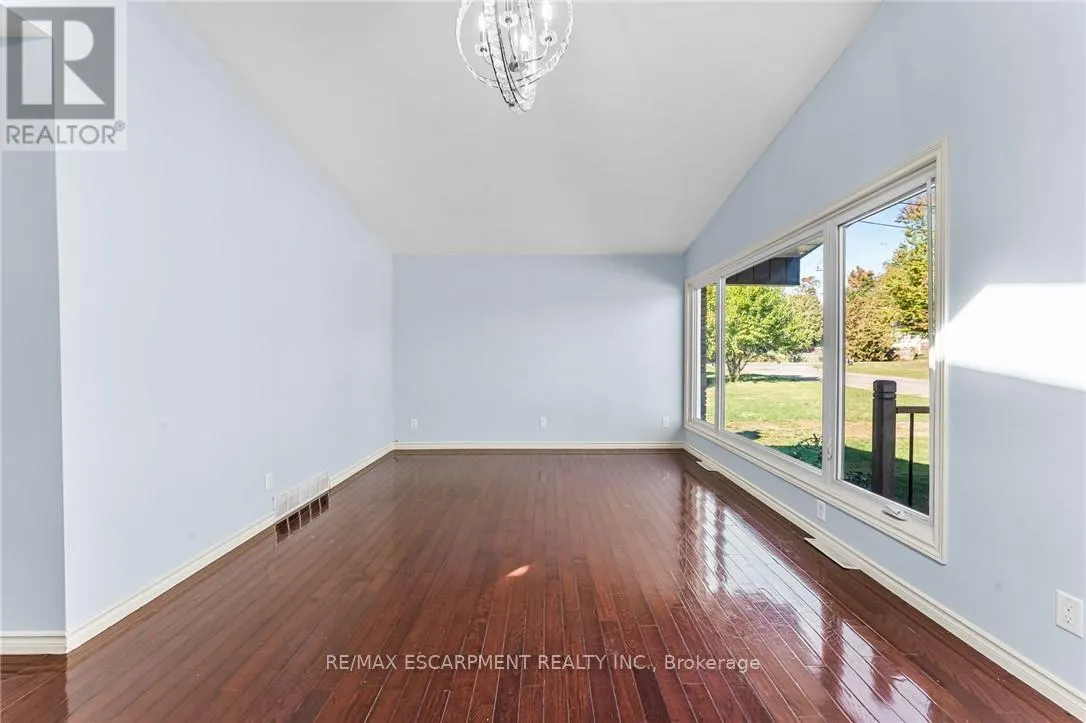 6122 MAYFAIR DRIVE