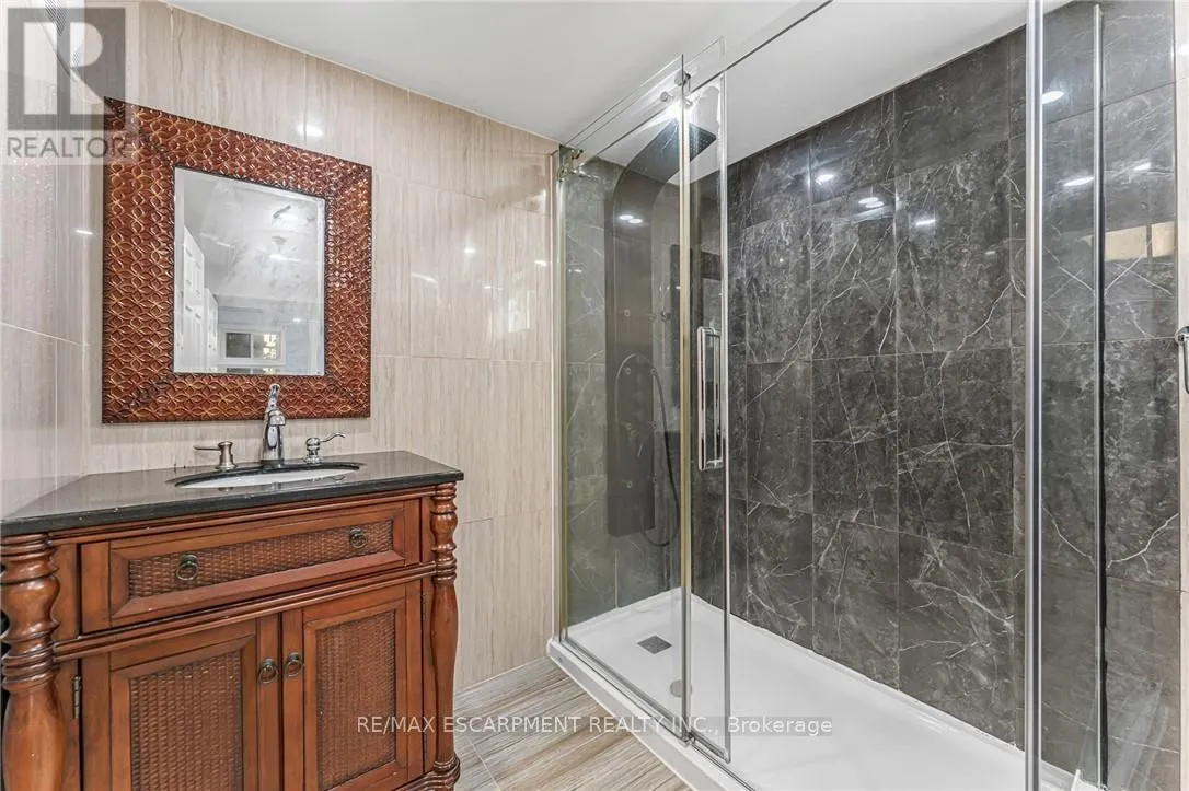 6122 MAYFAIR DRIVE