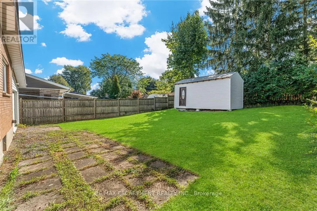 6122 MAYFAIR DRIVE