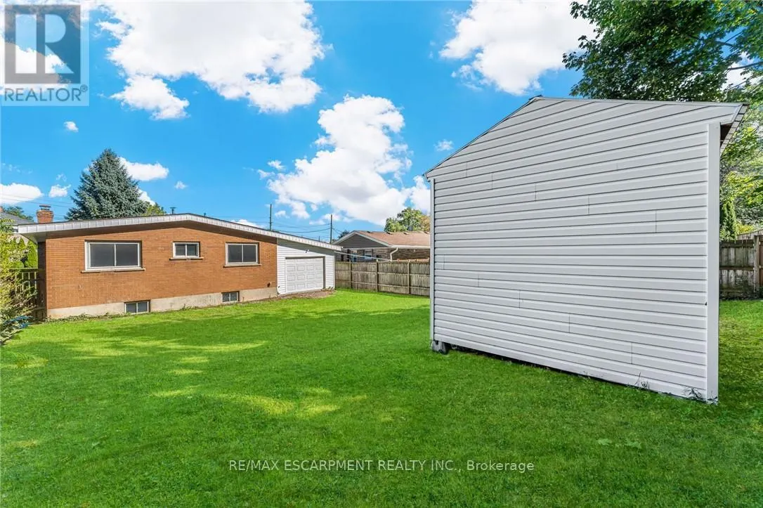 6122 MAYFAIR DRIVE