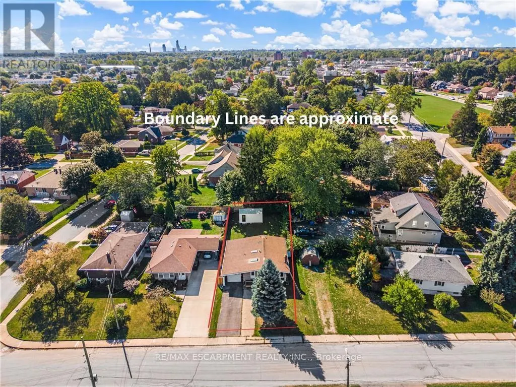 6122 MAYFAIR DRIVE