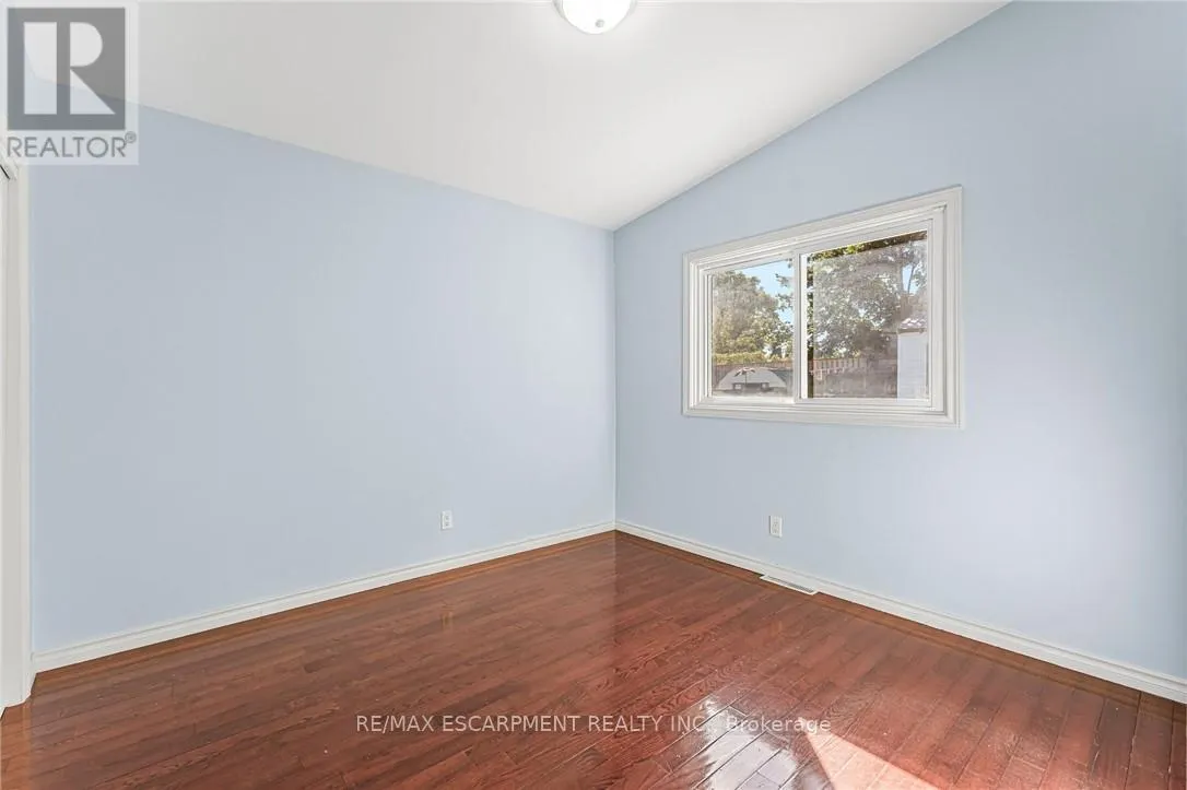 6122 MAYFAIR DRIVE