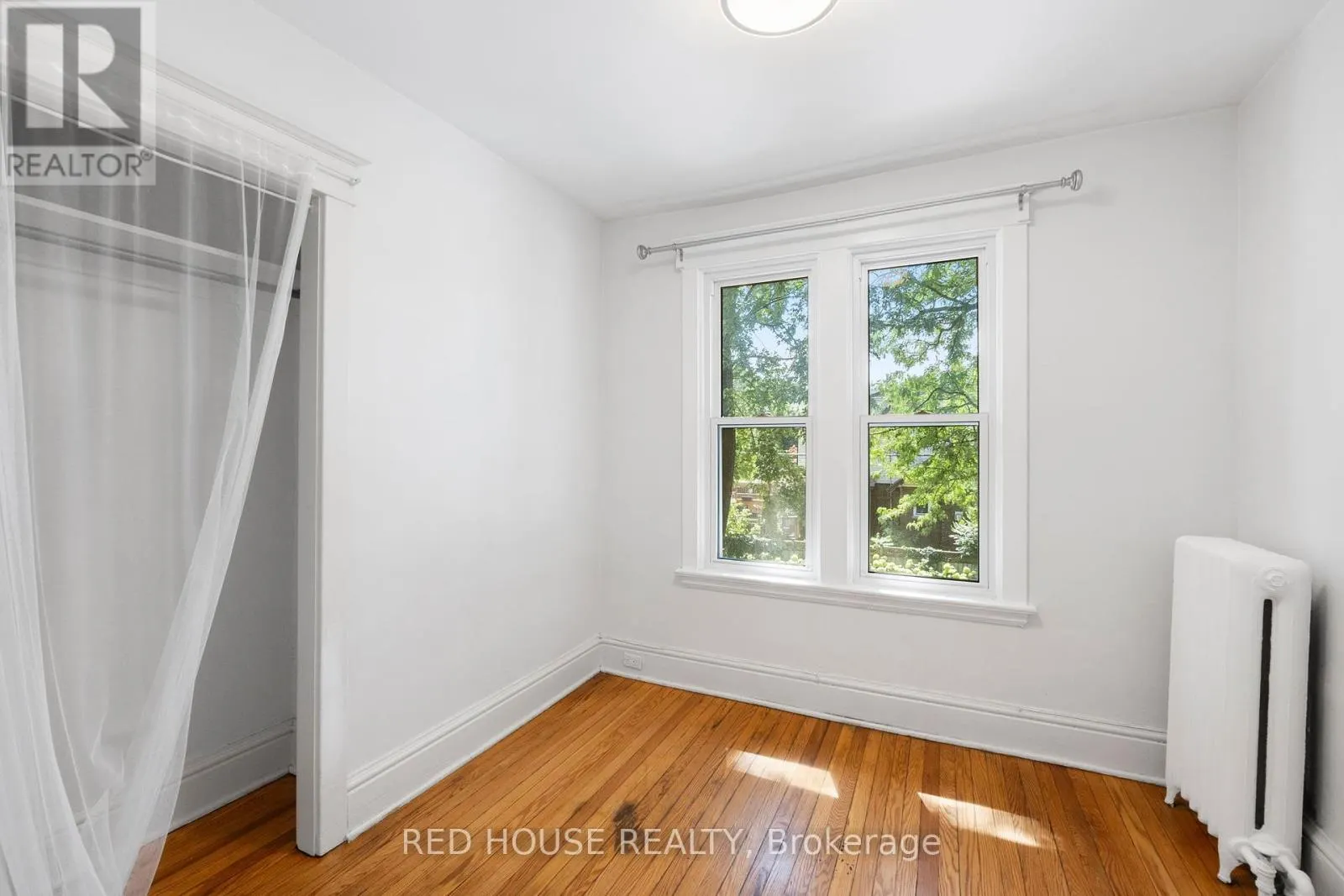 UNIT 6 - 55 BALSAM AVENUE S