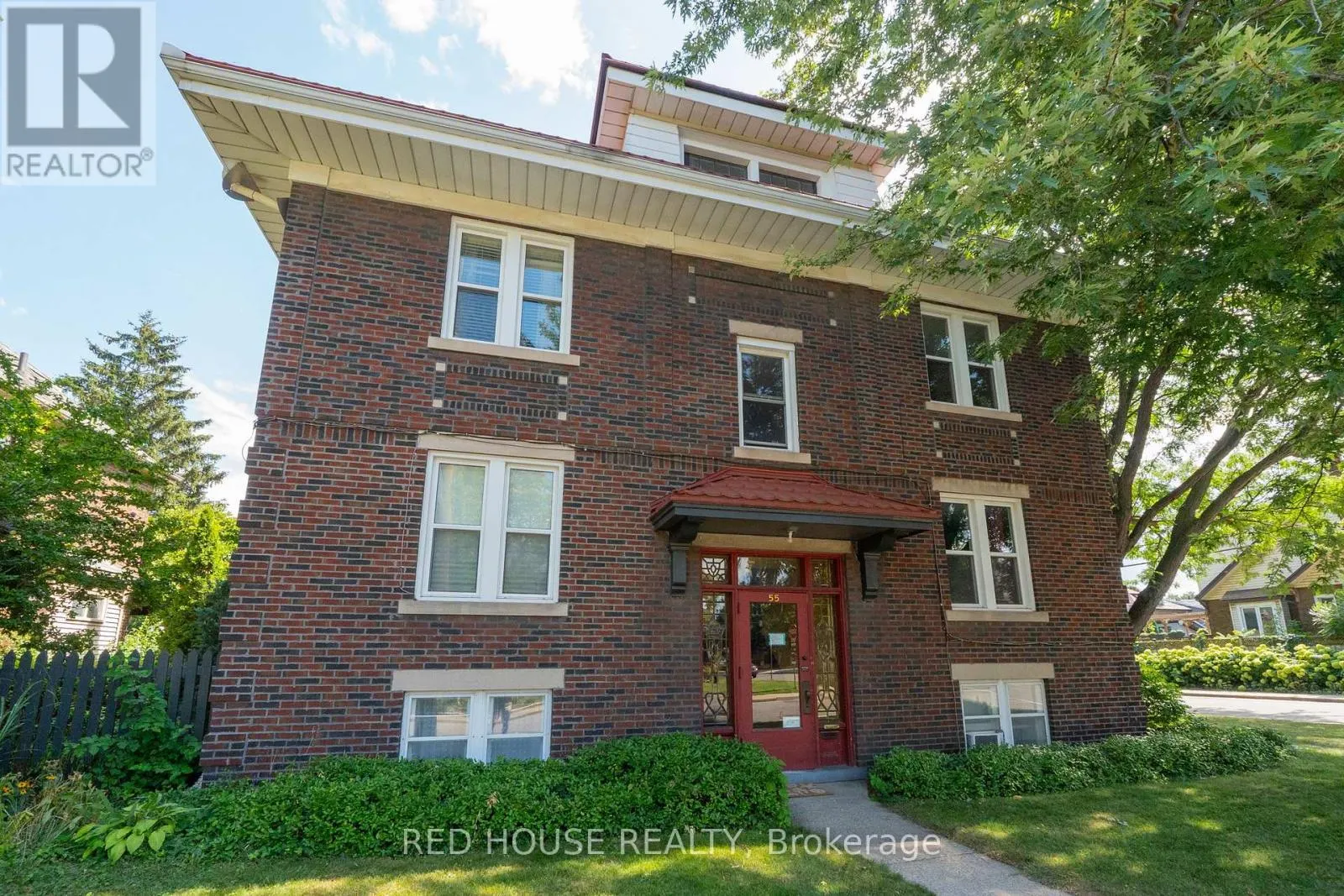 UNIT 6 - 55 BALSAM AVENUE S