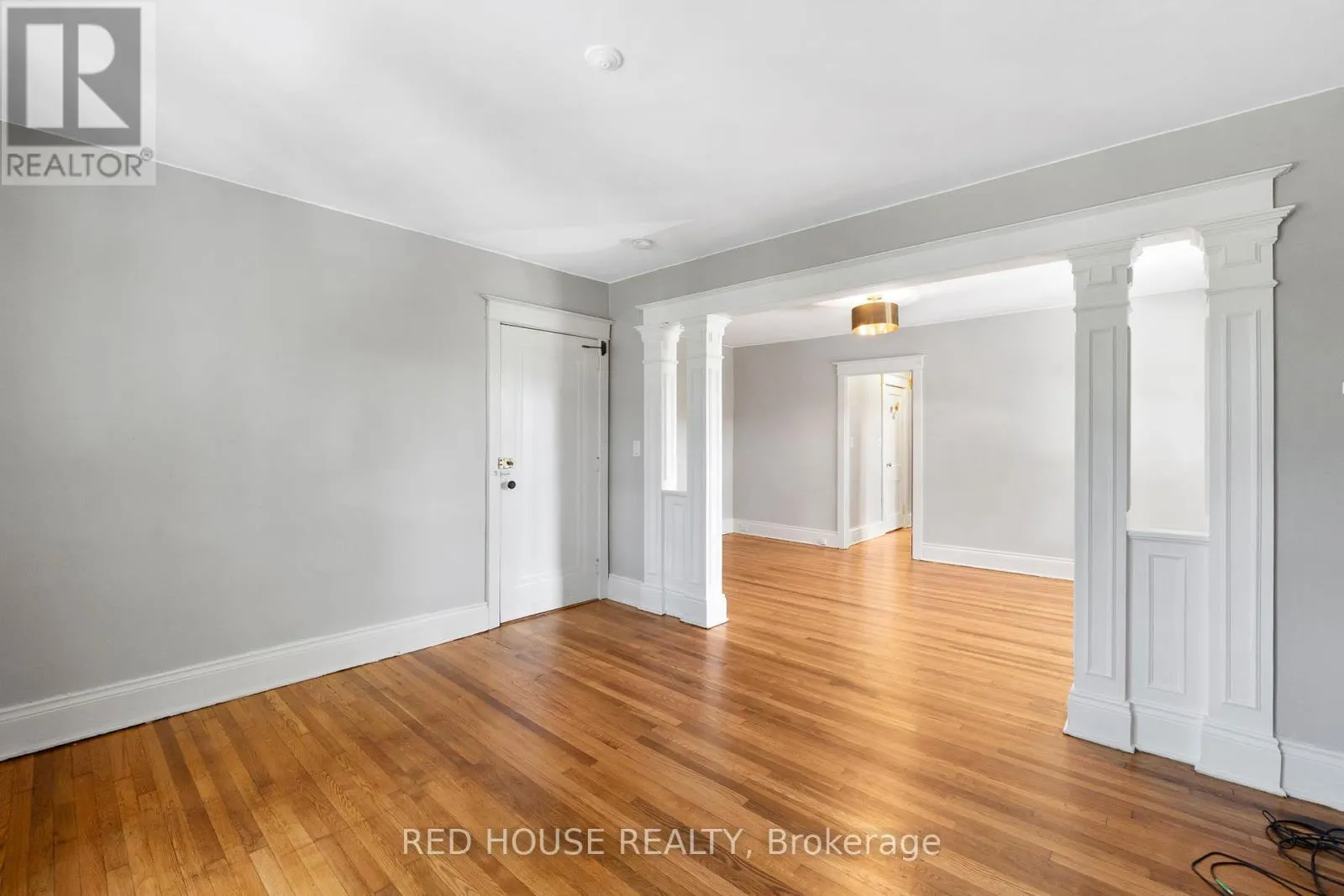 UNIT 6 - 55 BALSAM AVENUE S