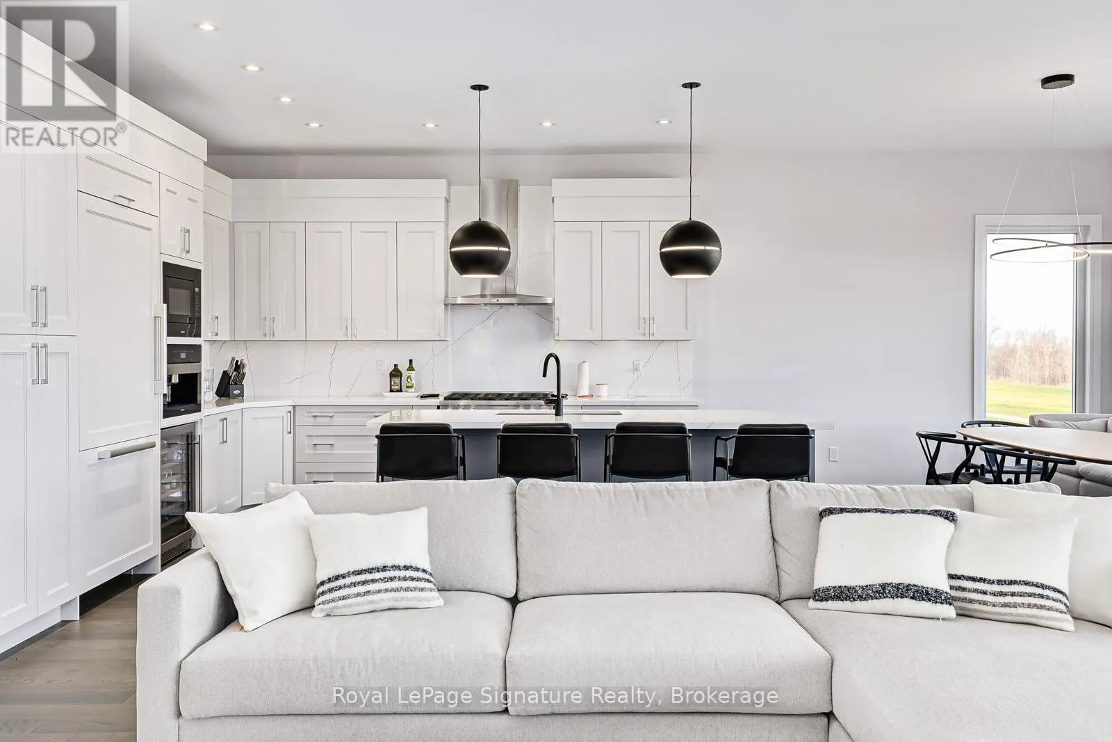 107 SLADDEN COURT