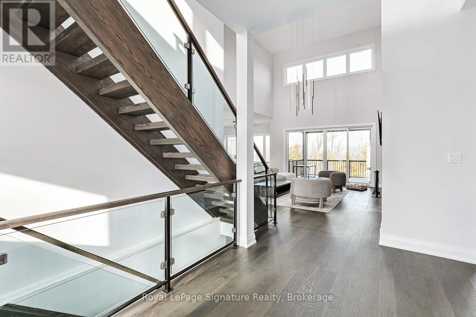 107 SLADDEN COURT
