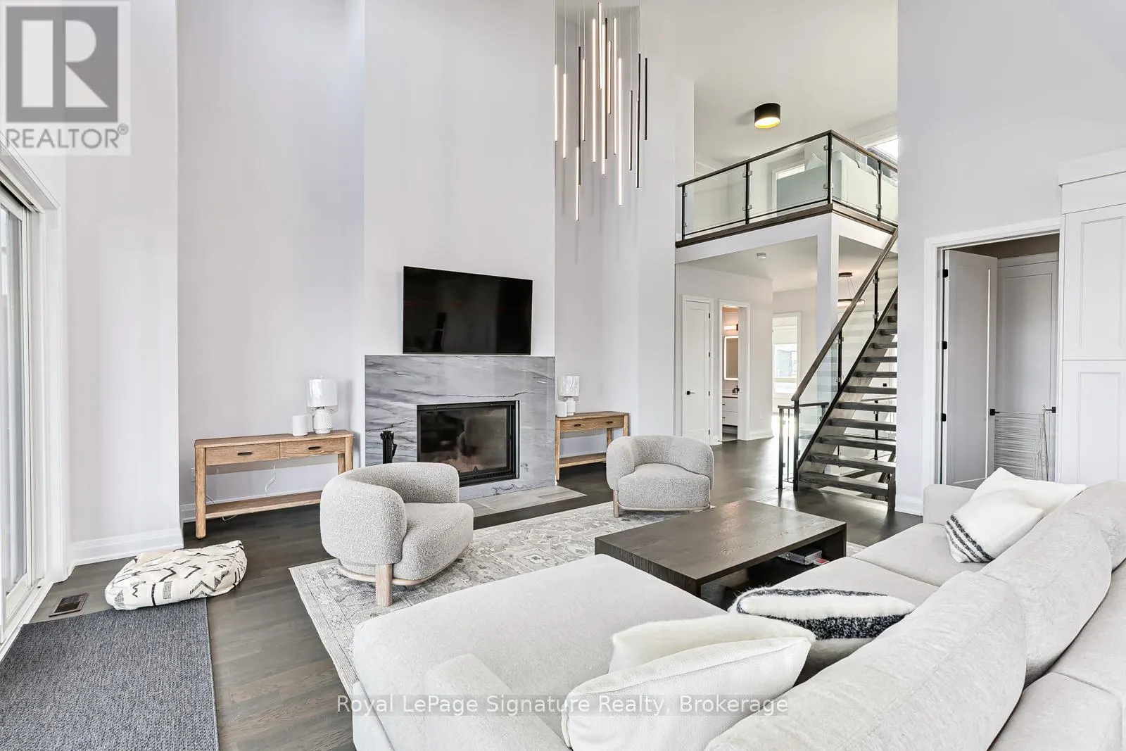 107 SLADDEN COURT