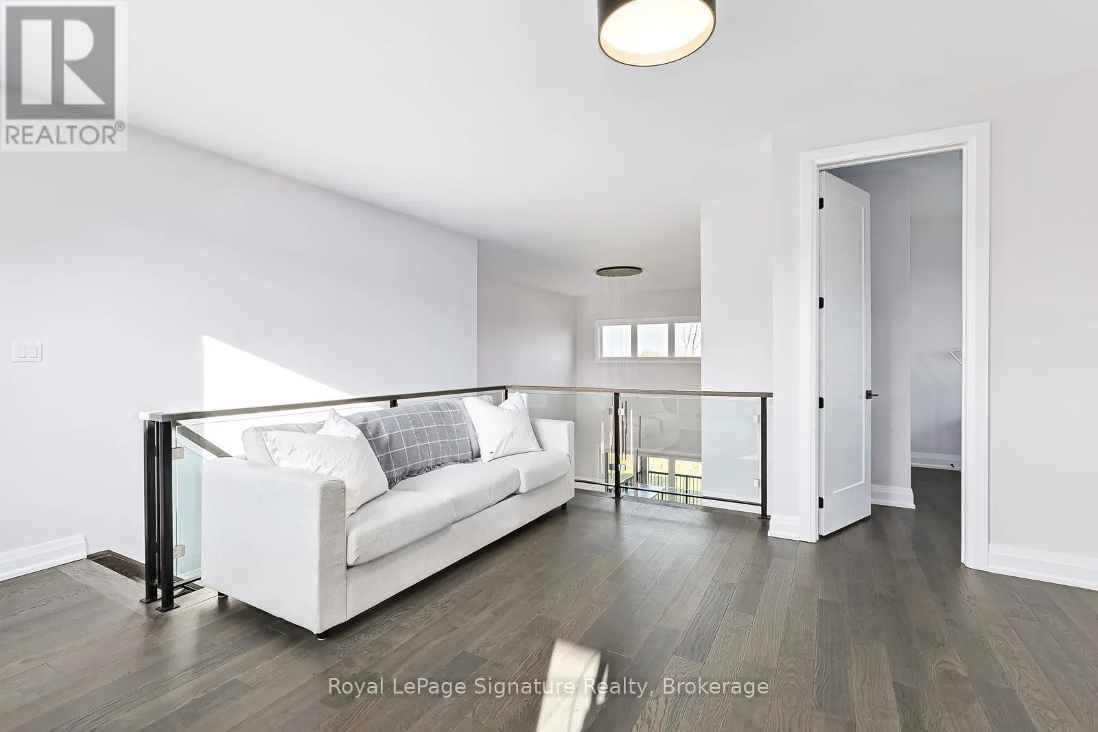 107 SLADDEN COURT