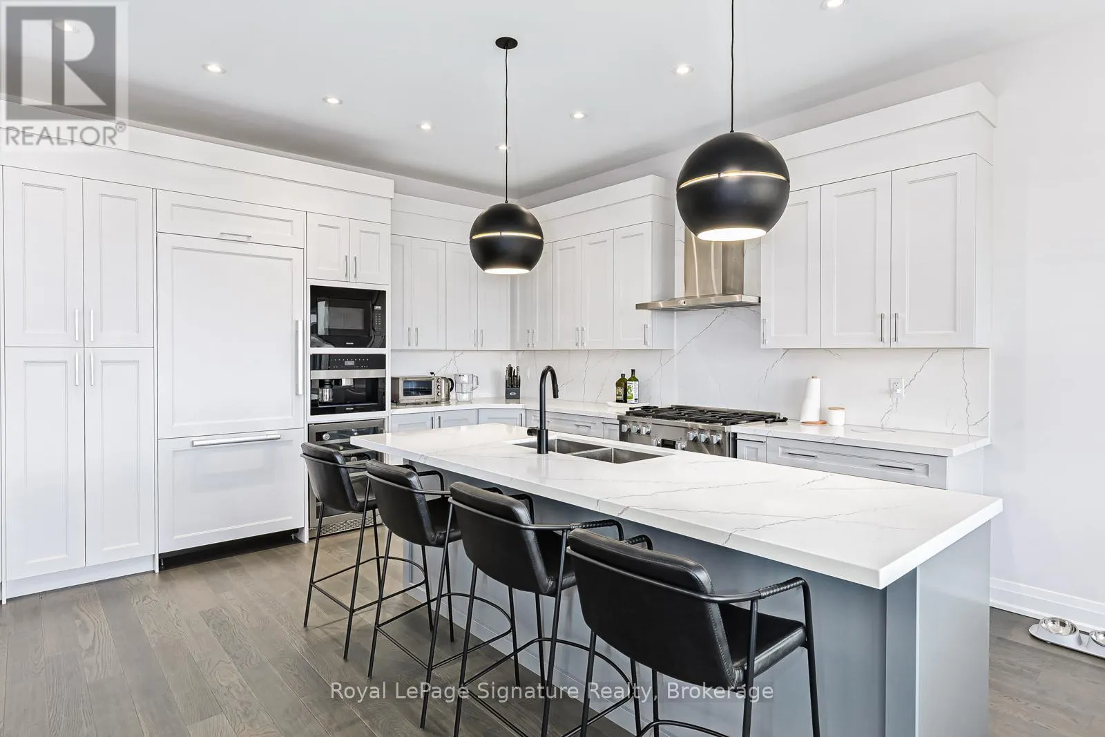 107 SLADDEN COURT