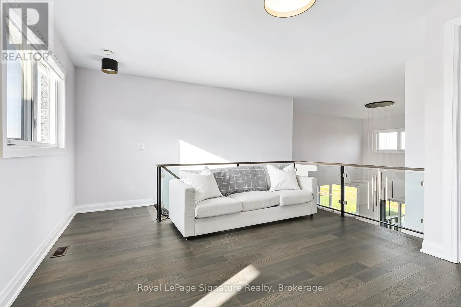 107 SLADDEN COURT