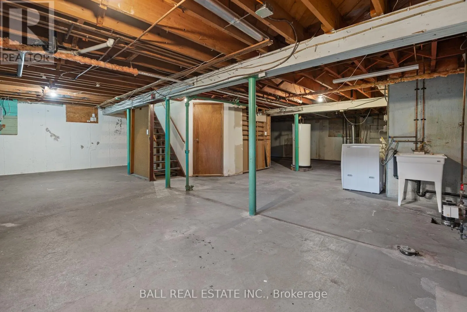 450 ROSEDALE AVENUE