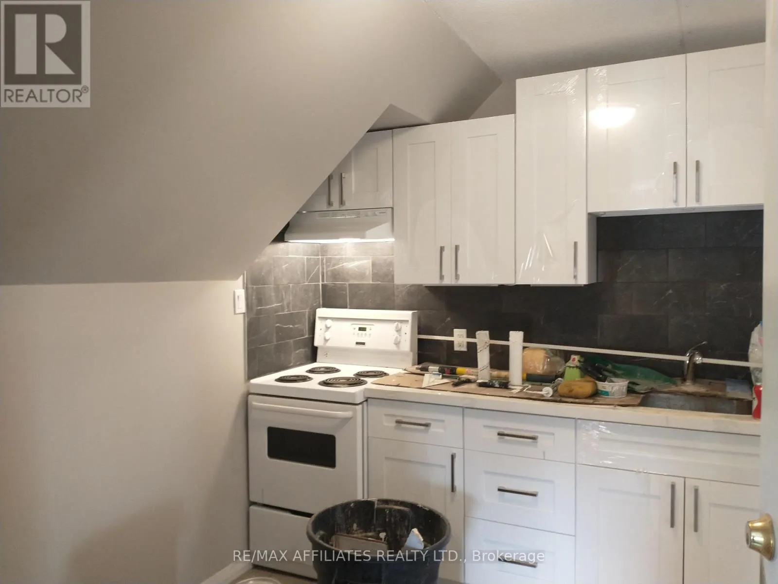 71 MCGONIGAL STREET W