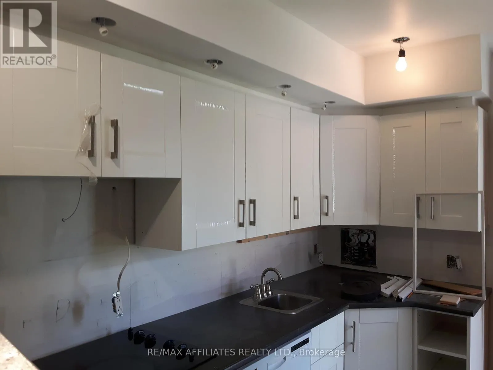 71 MCGONIGAL STREET W