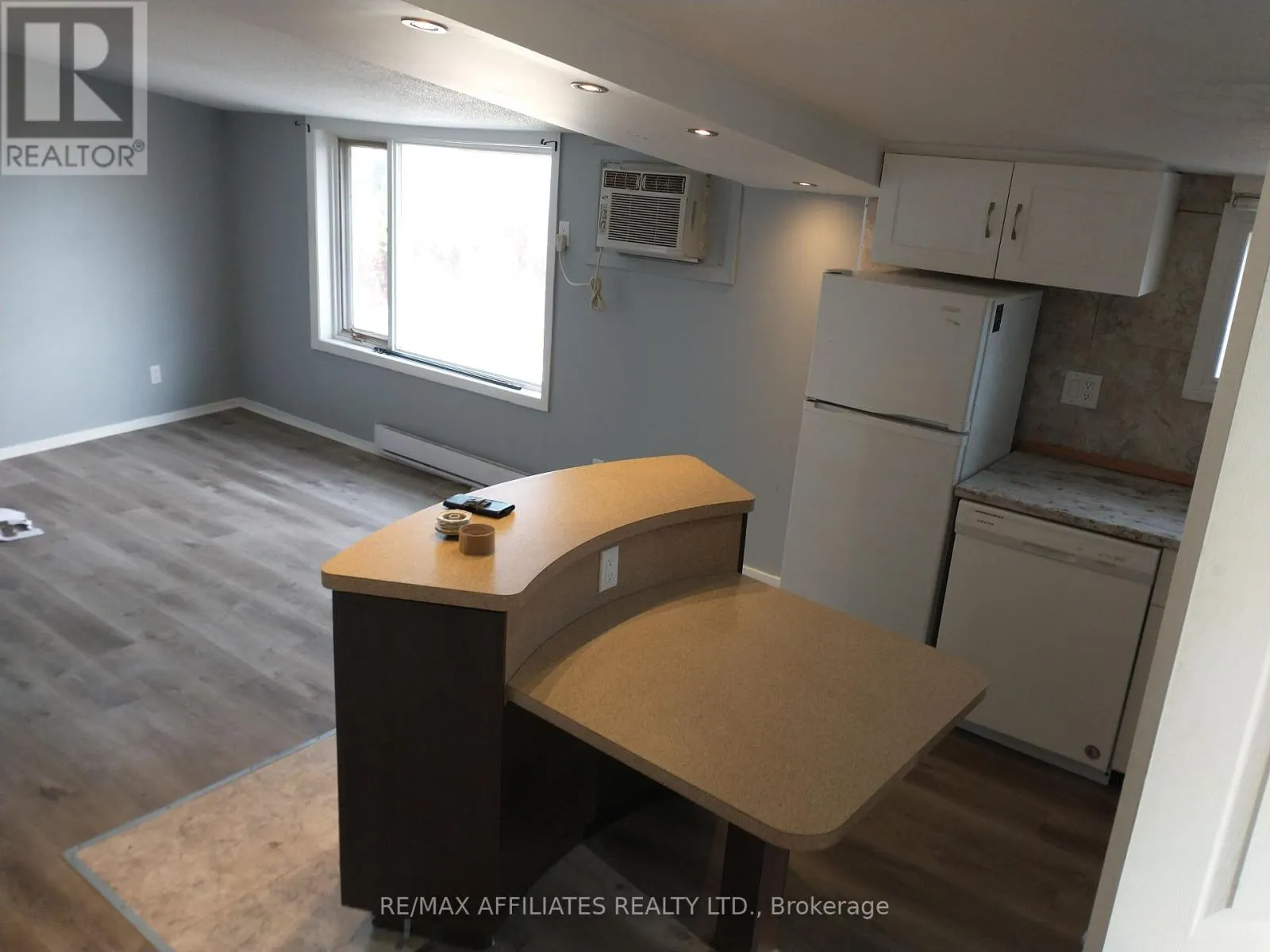 71 MCGONIGAL STREET W