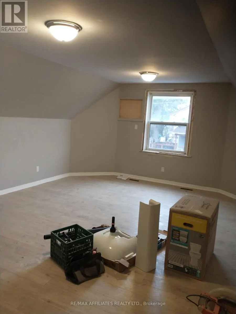 71 MCGONIGAL STREET W