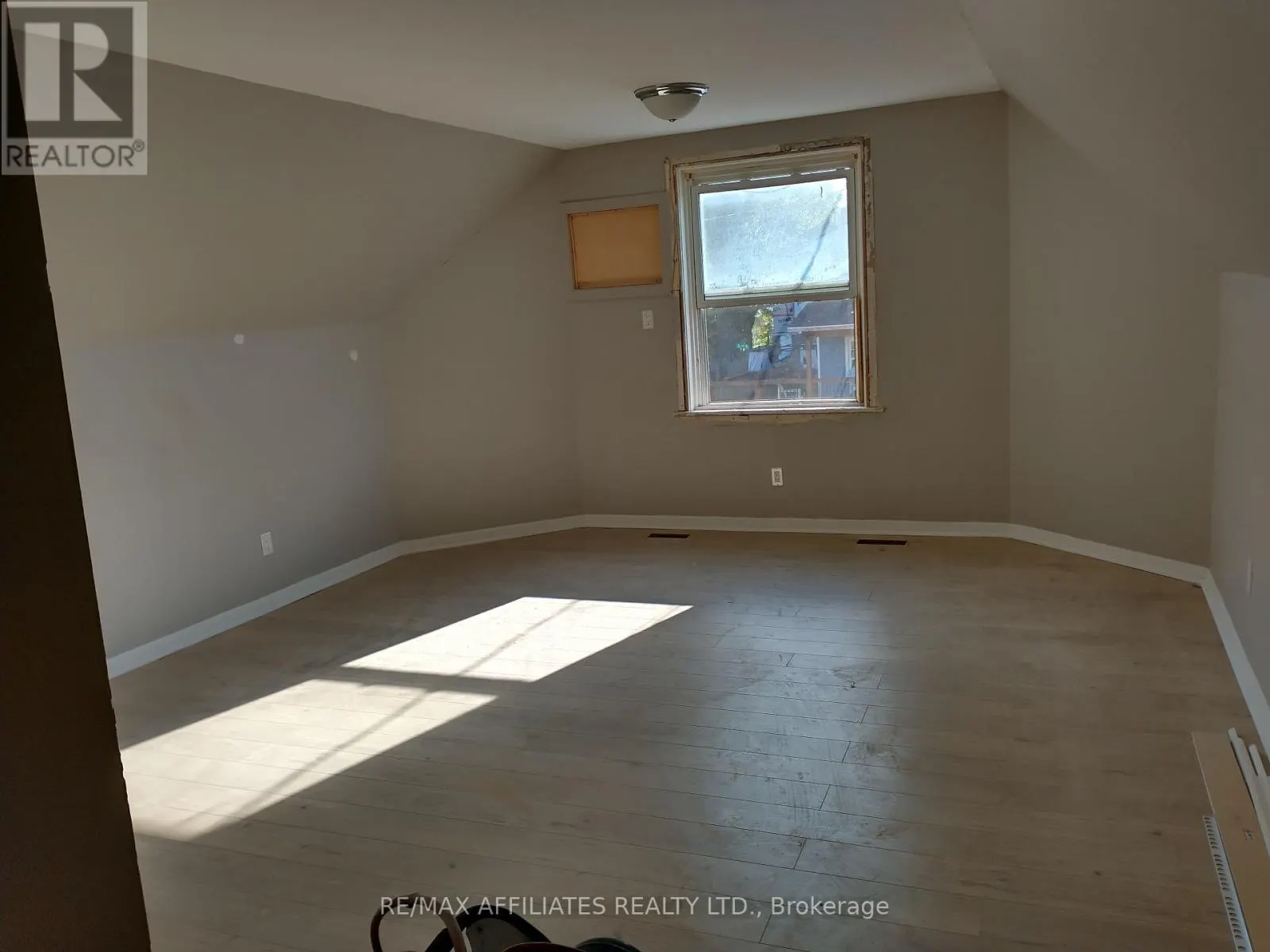 71 MCGONIGAL STREET W